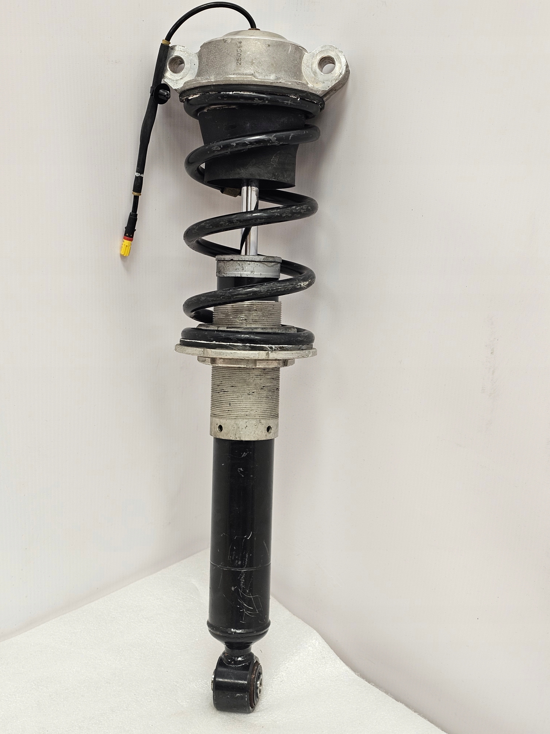 Amortyzator Shock Absorber Ferrari 488 Pista Przód Przedni - galeria