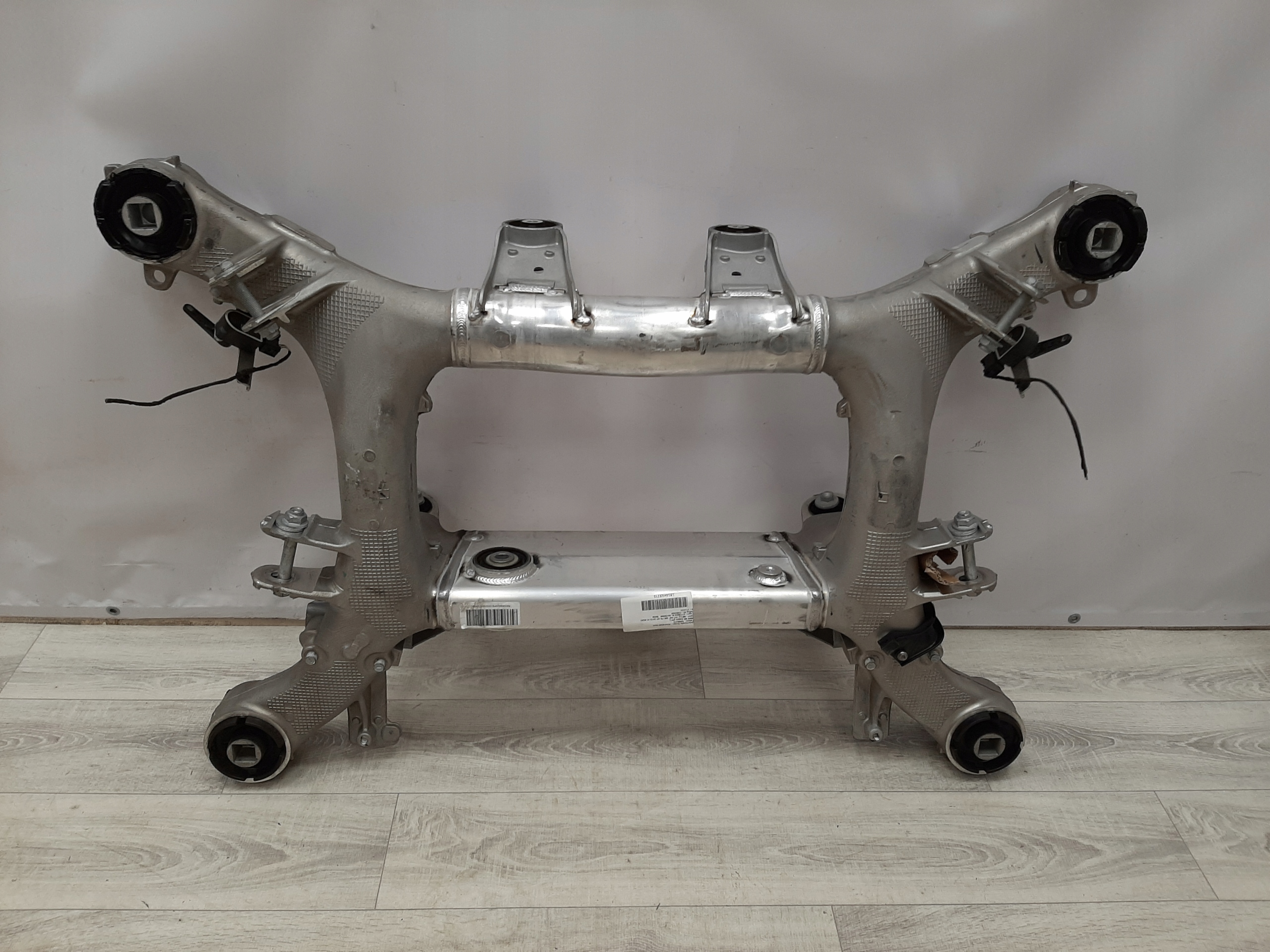 Belka zawieszenia Wózek Sanki Tył BMW M5 M8 F90 F91 F92 F93 - galeria