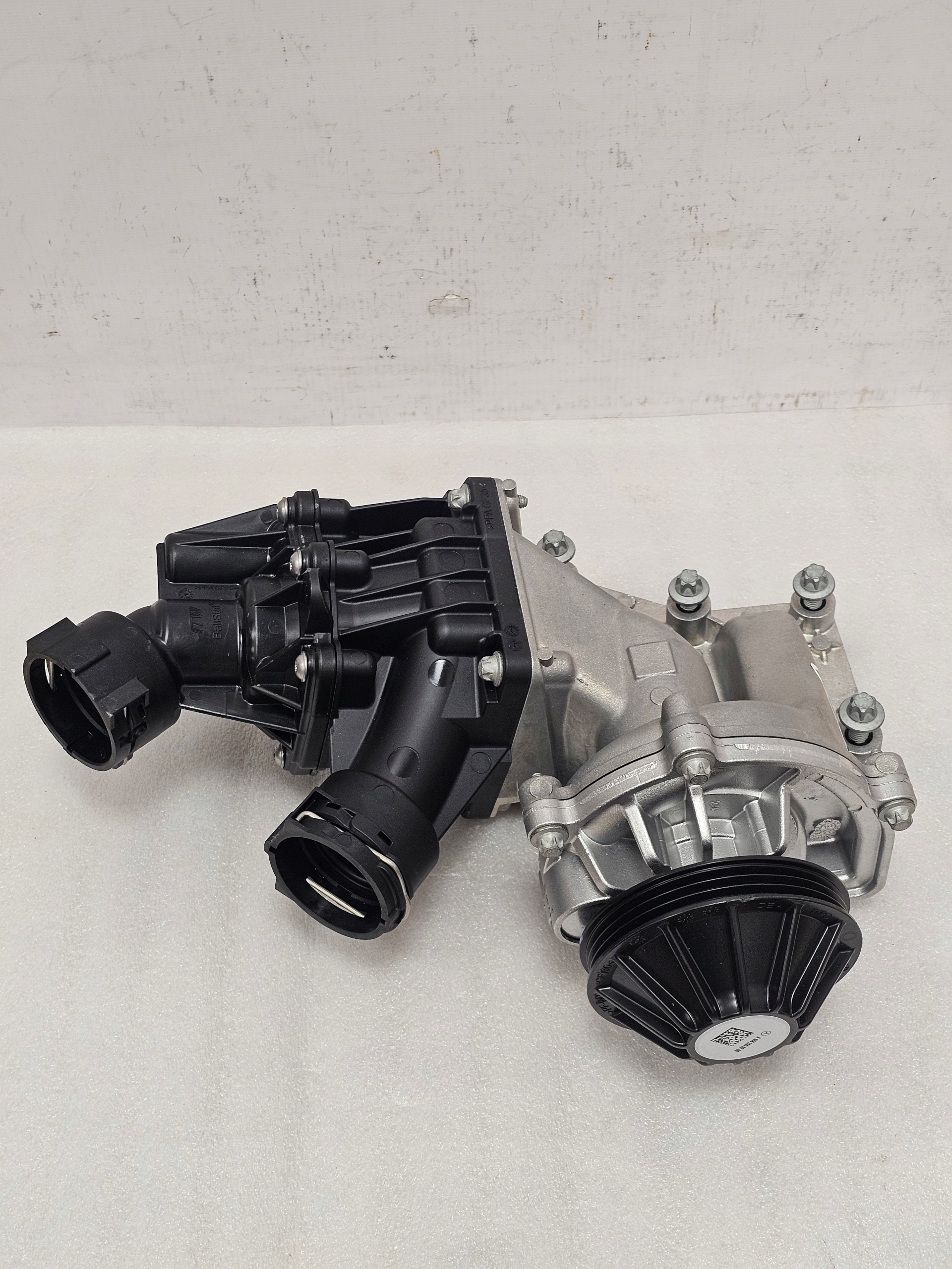 Termostat i Pompa Wody Mercedes OM656 W213 W222 W167 W253 - galeria