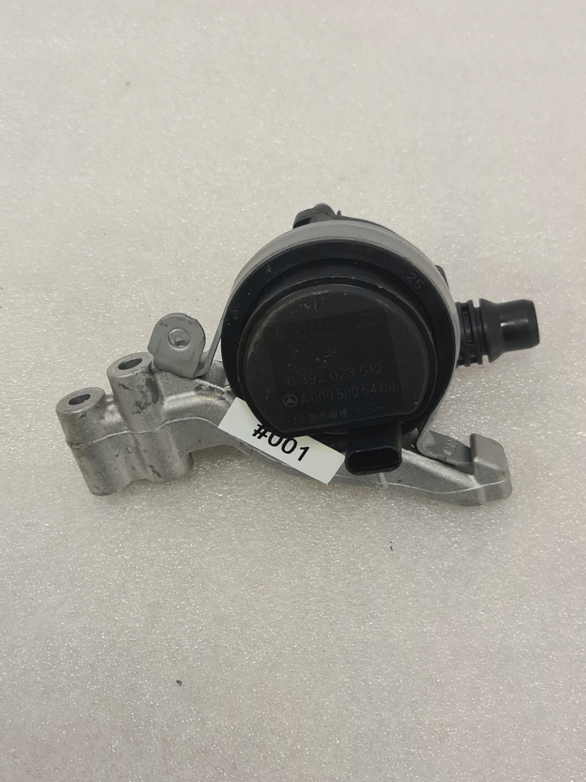 Pompa wody Mercedes W205 W213 A0005005400 NEW - galeria
