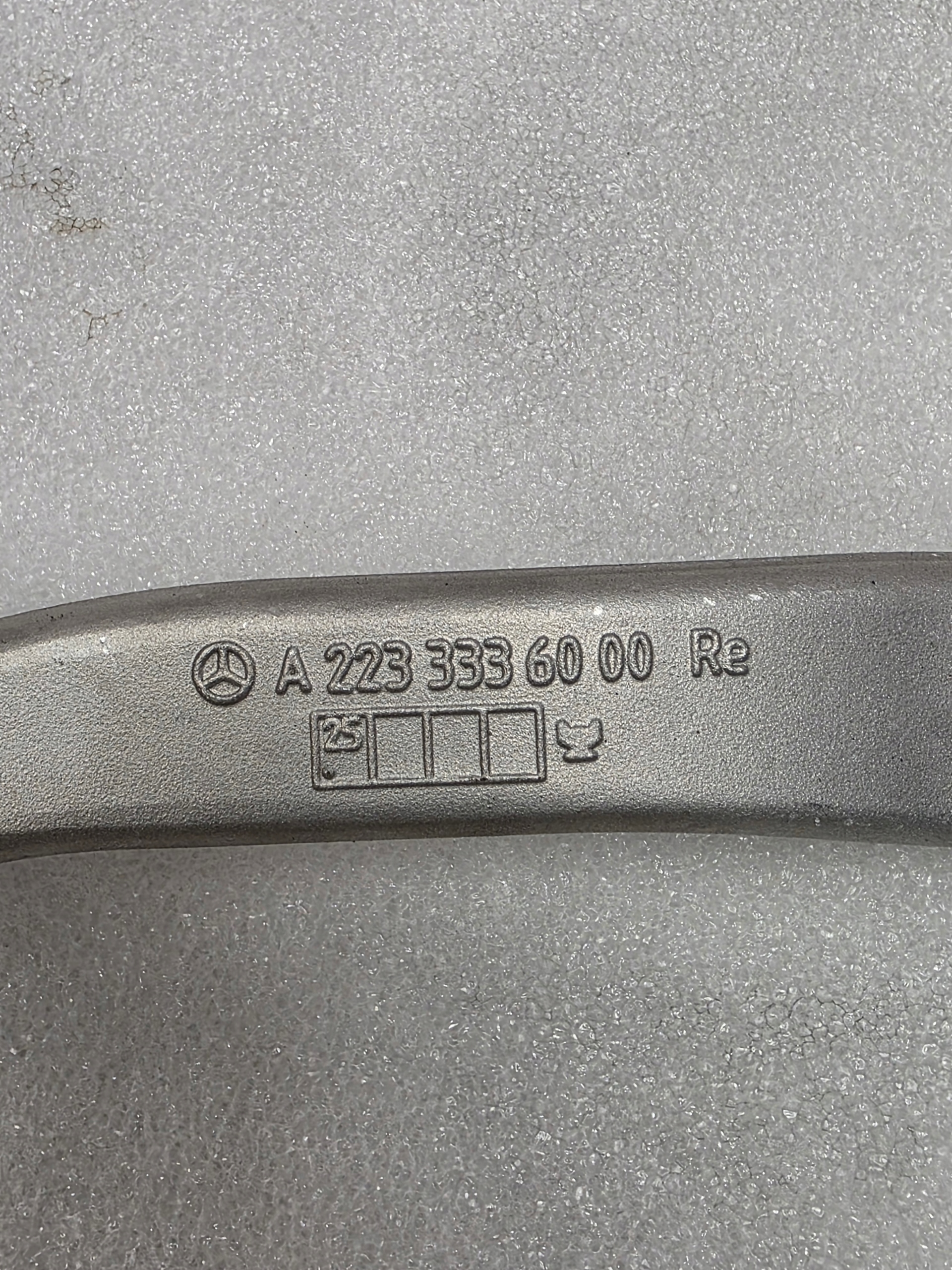 Wahacz Przedni Prawy Mercedes W223 2WD A2233336000 - galeria