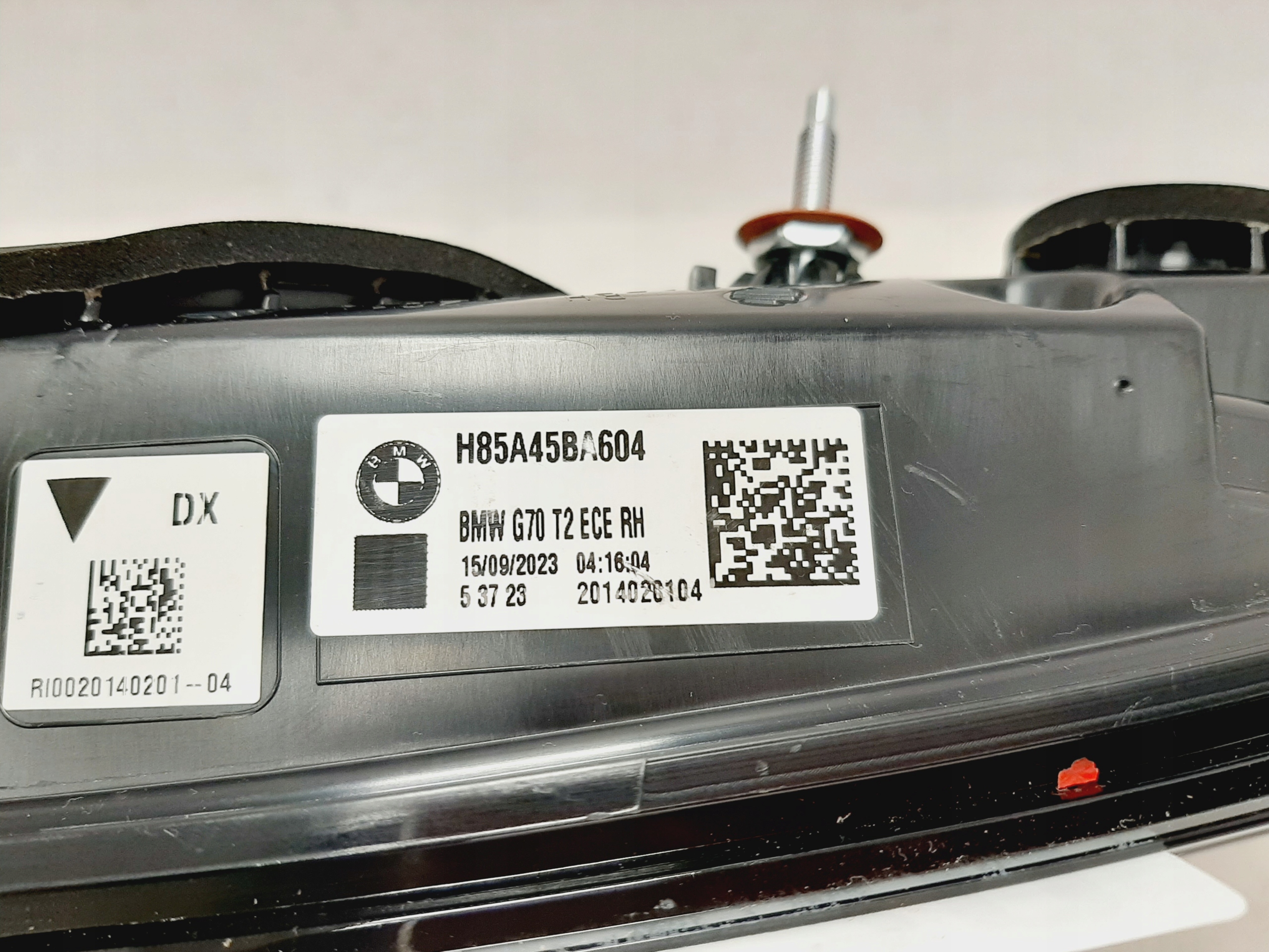 Lampa BMW G70 7 Tylna Prawa w klapę Chrom 5A45BA6 - galeria
