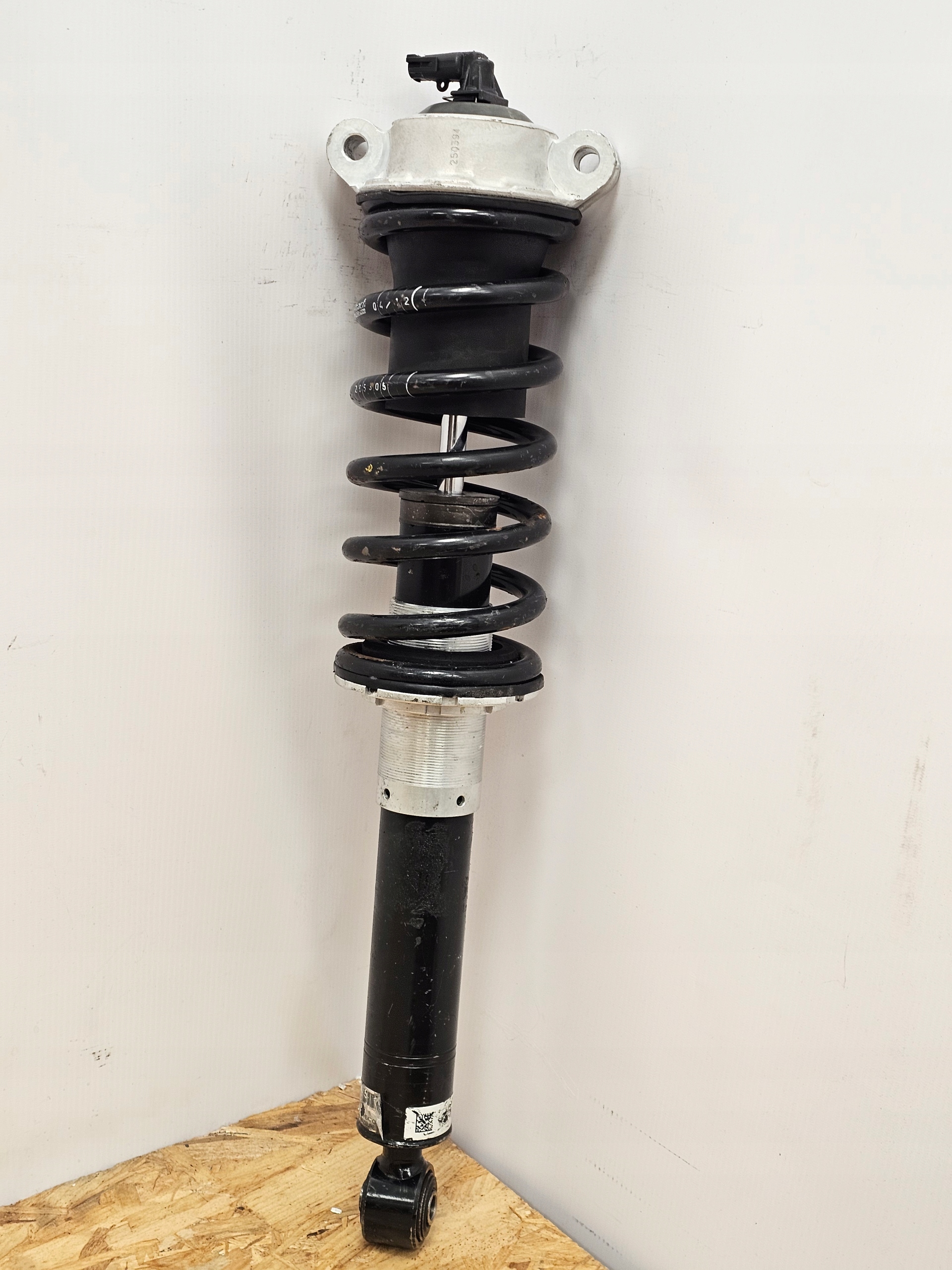 Amortyzator Shock Absorber Przód Przedni FERRARI California T - galeria