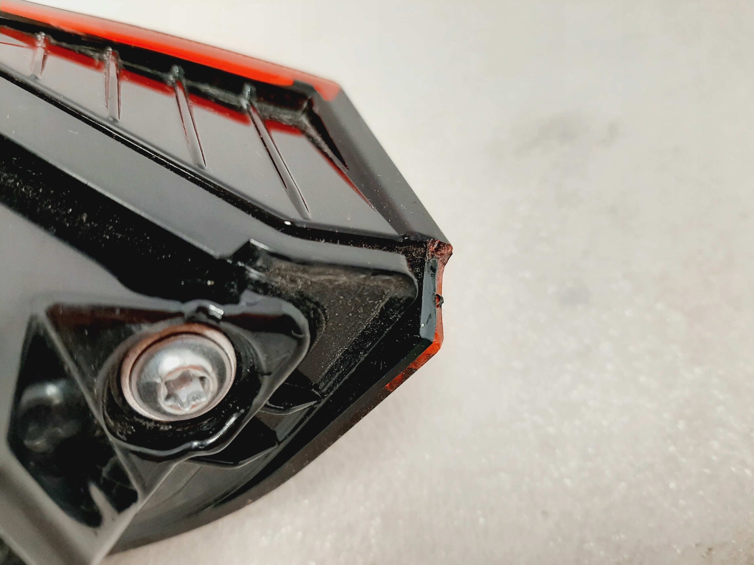 Lampa BMW G60 5 Tylna Prawa w klapę Chrom 5A01AD2 - galeria