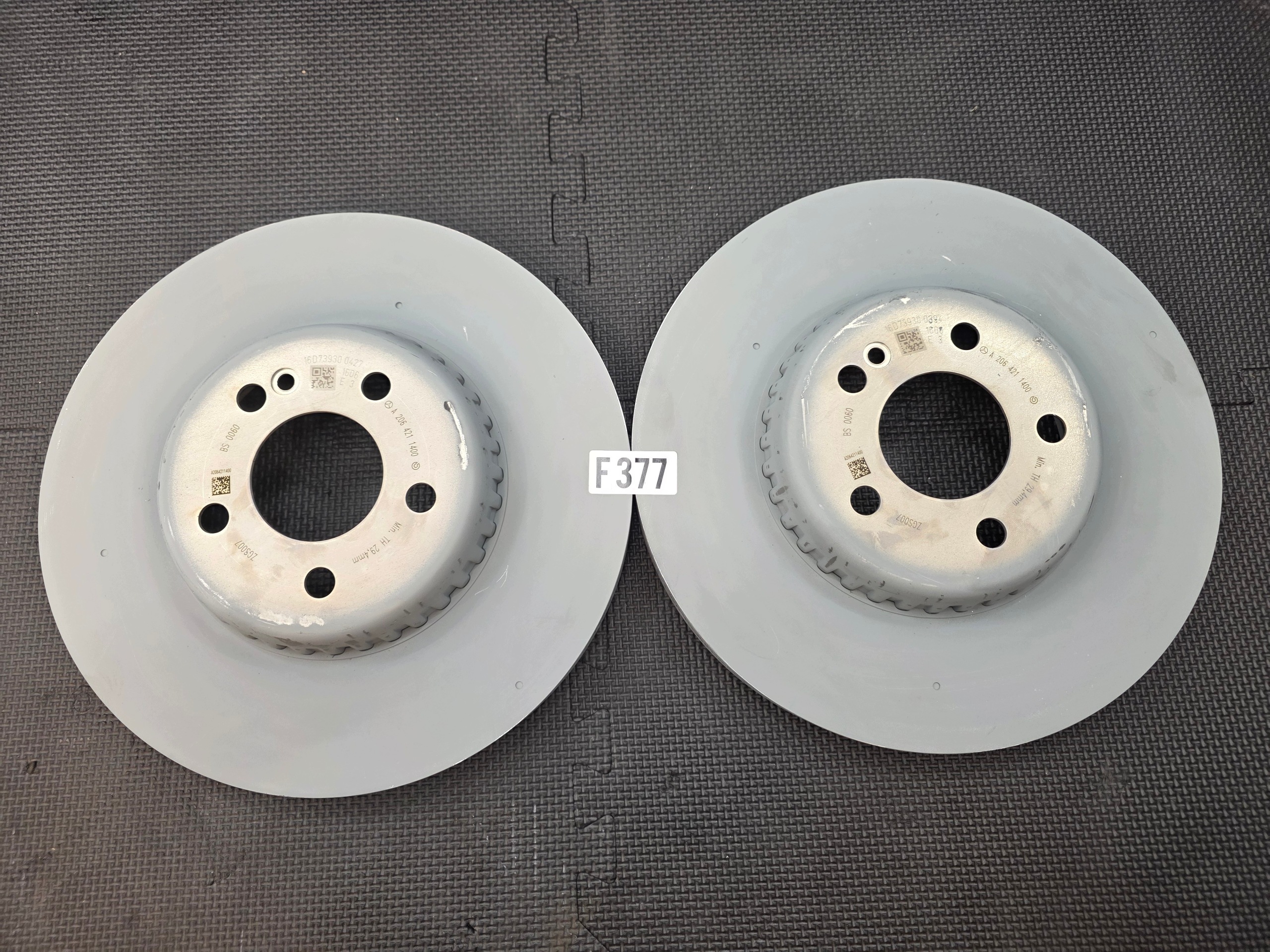 Tarcze PRZÓD Mercedes OEM W206 W214 W254 ORYGINAŁ PARA Komplet - galeria