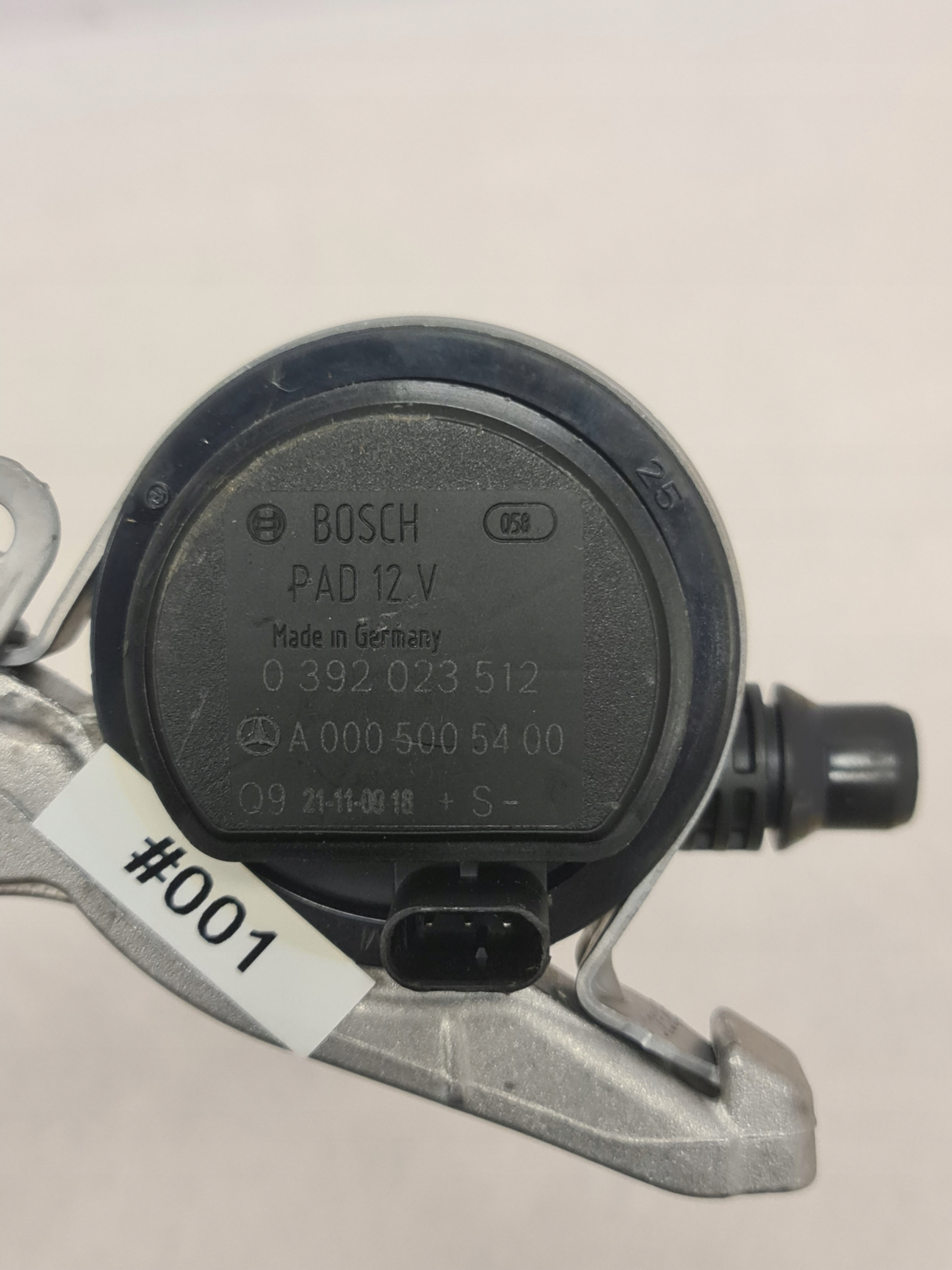 Pompa wody Mercedes W205 W213 A0005005400 NEW - galeria