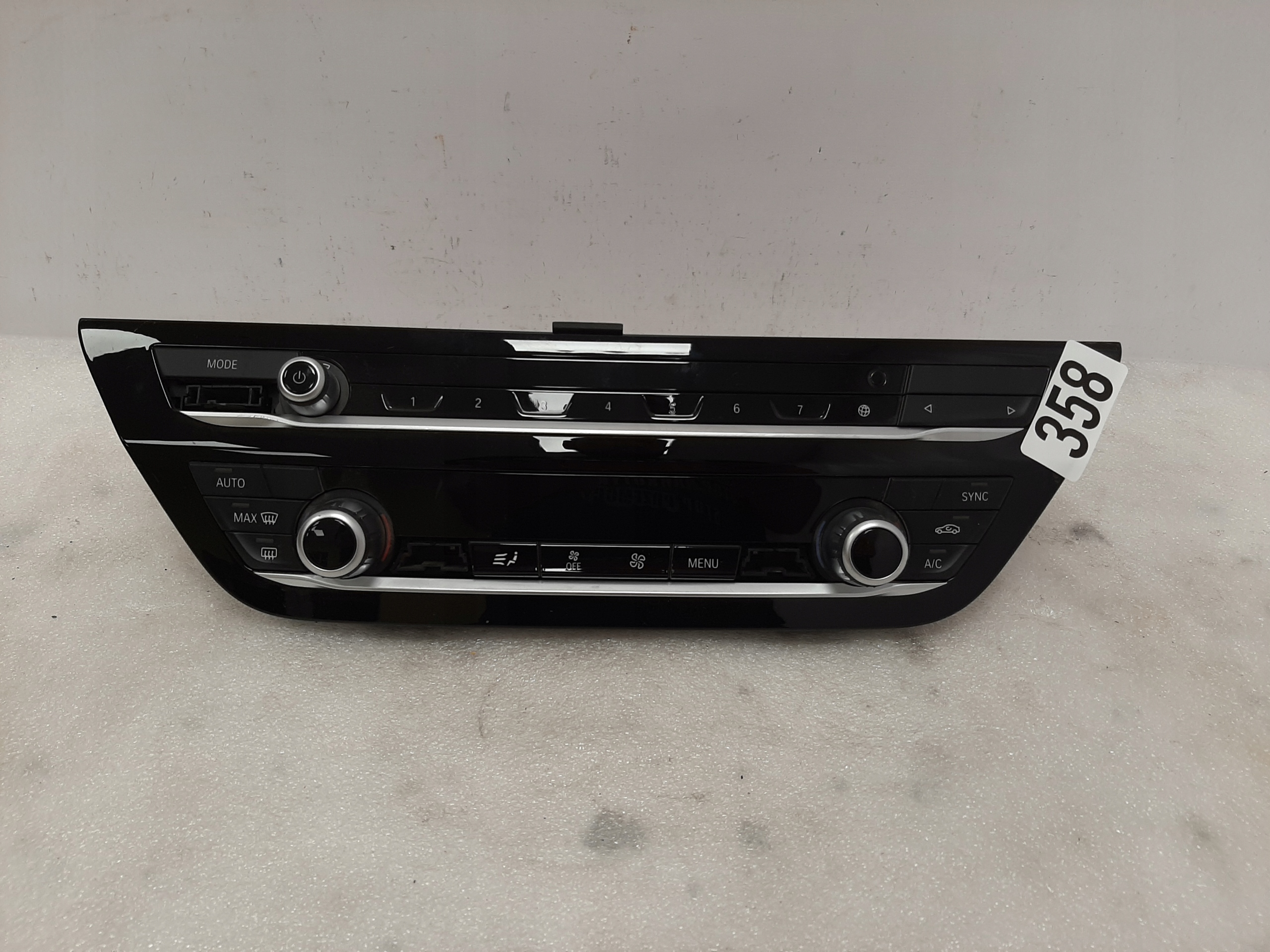 Panel radia i klimatyzacji BMW G30 6834466 - galeria