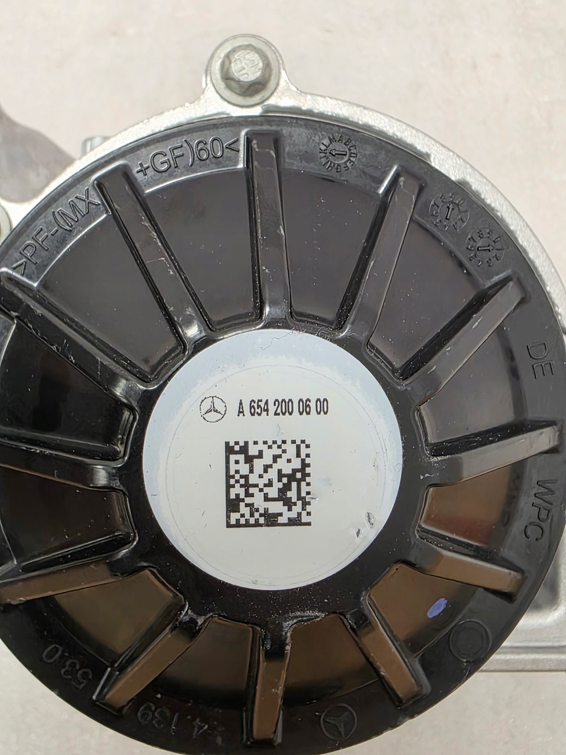 Pompa Wody Płynu Chłodniczego Mercedes OM654 A6542000600 - galeria