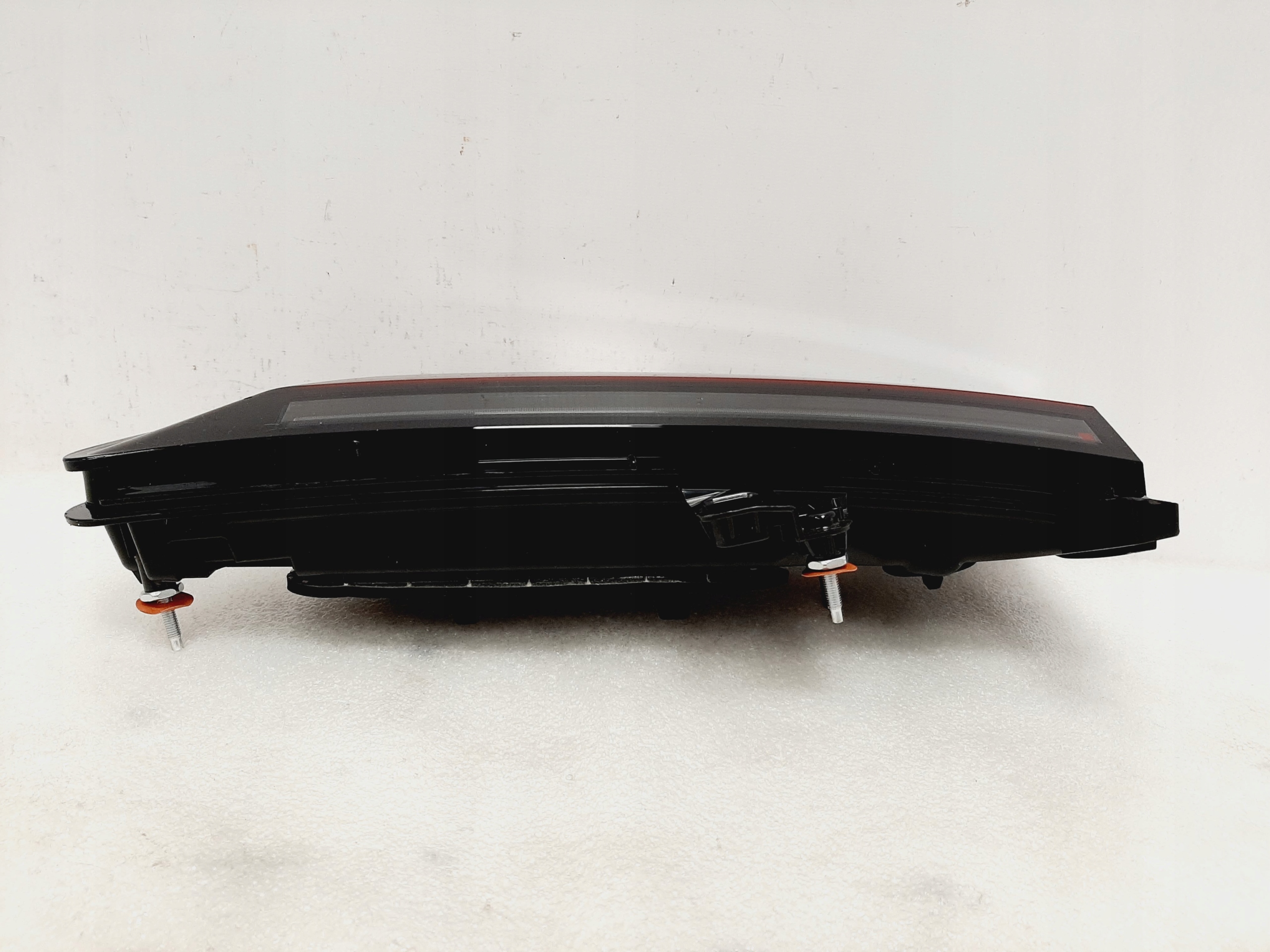 Lampa BMW G70 7 Tylna Prawa w klapę Chrom 5A45BA6 - galeria