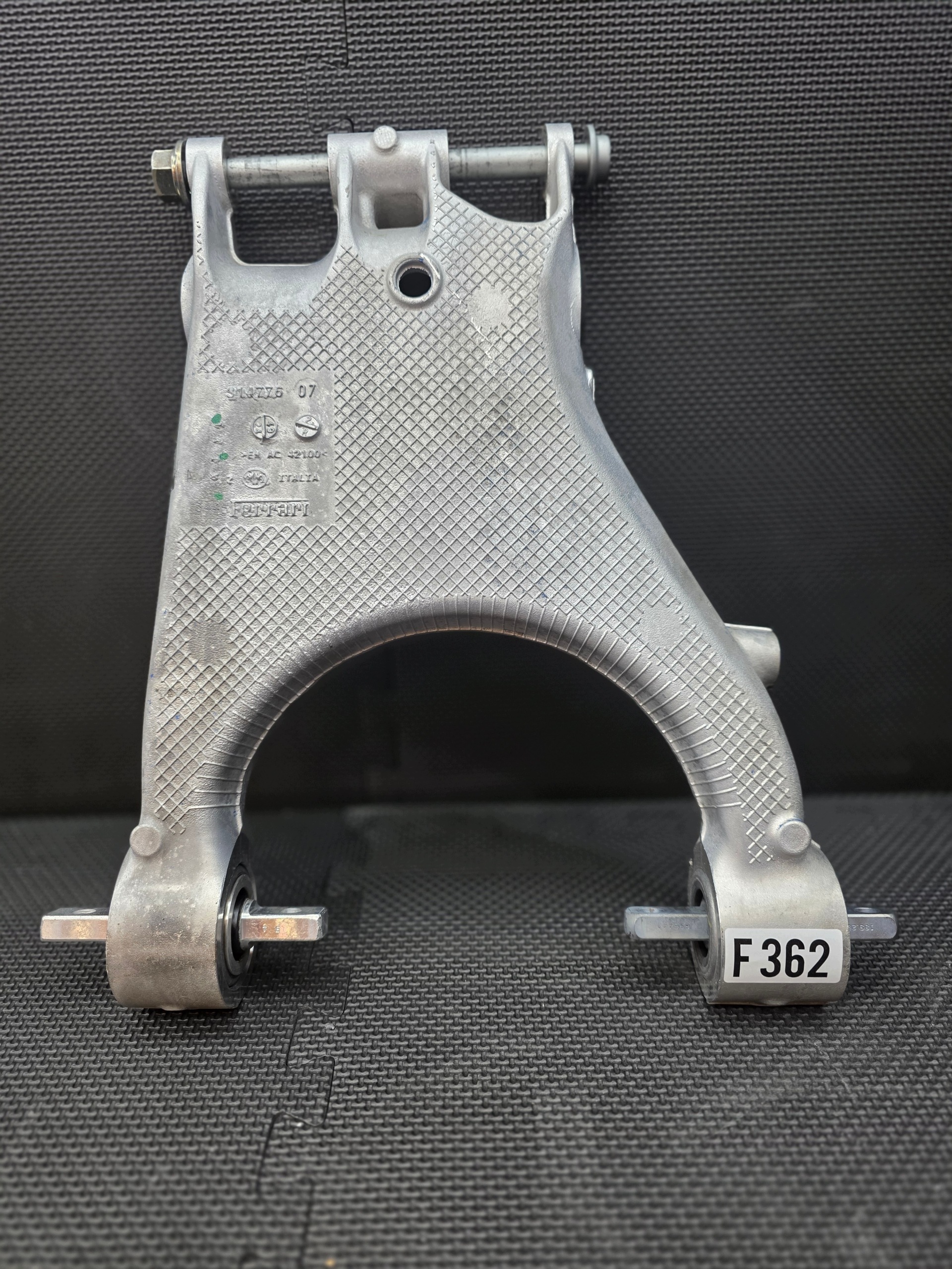 Wahacz tył tylny lewy FERRARI 896443 911176 - galeria
