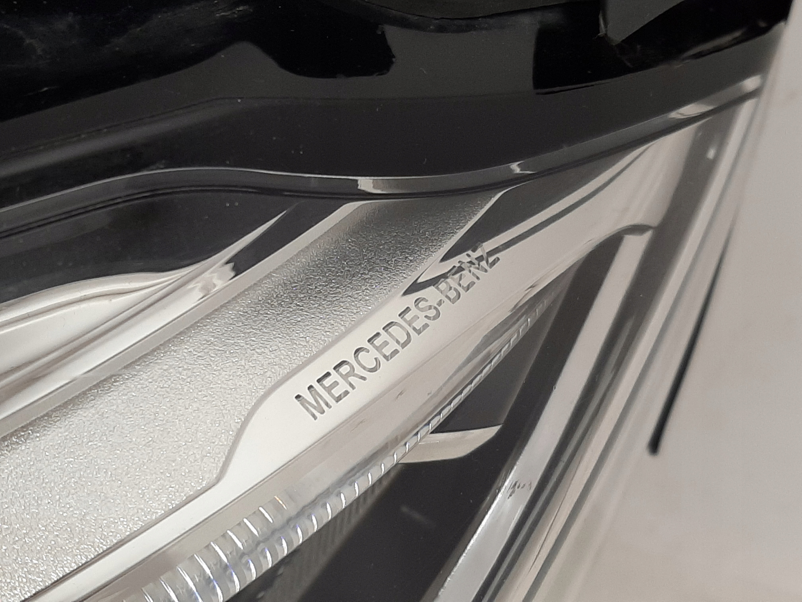 Lampa Mercedes C W205 Full LED Performance Lewa - galeria