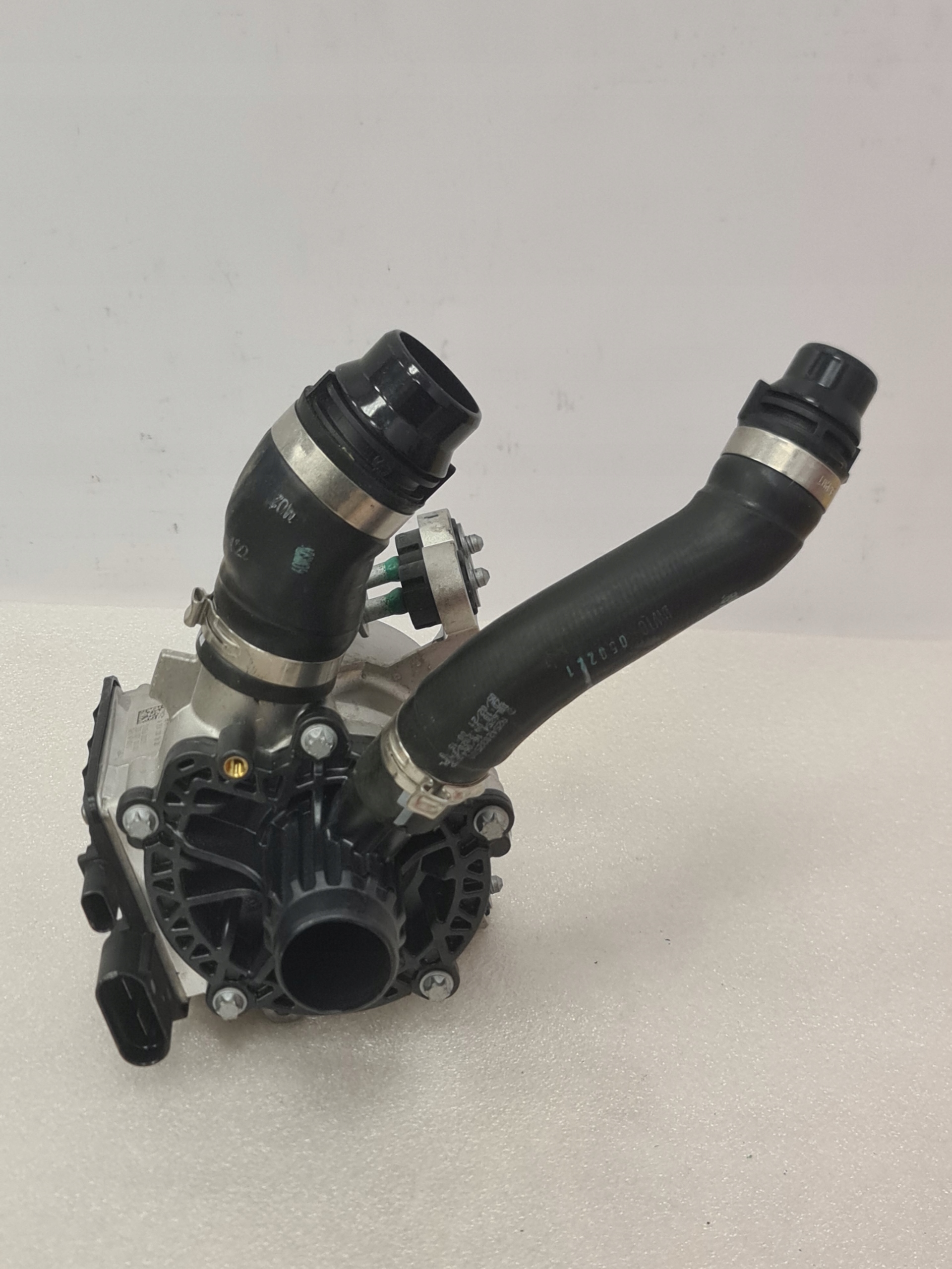Pompa wody Mercedes OM254 254 GLC W254 - galeria