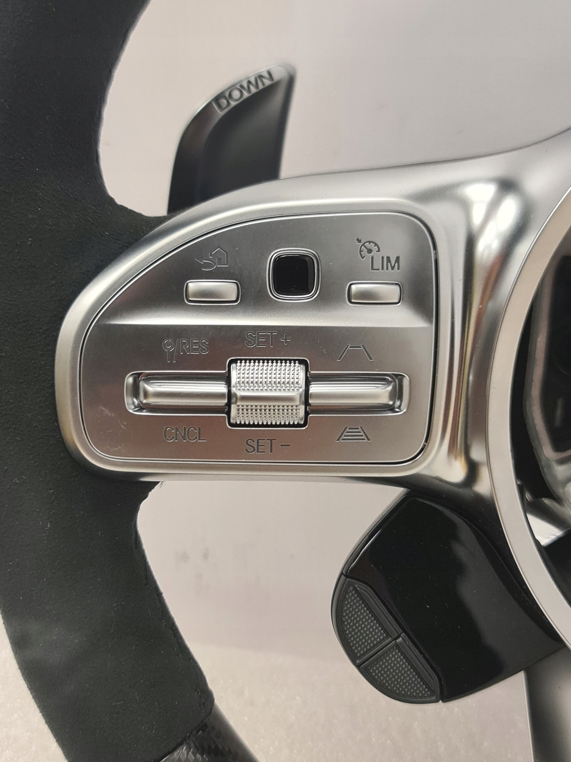 Kierownica Mercedes AMG Lift Carbon Display S63 - galeria