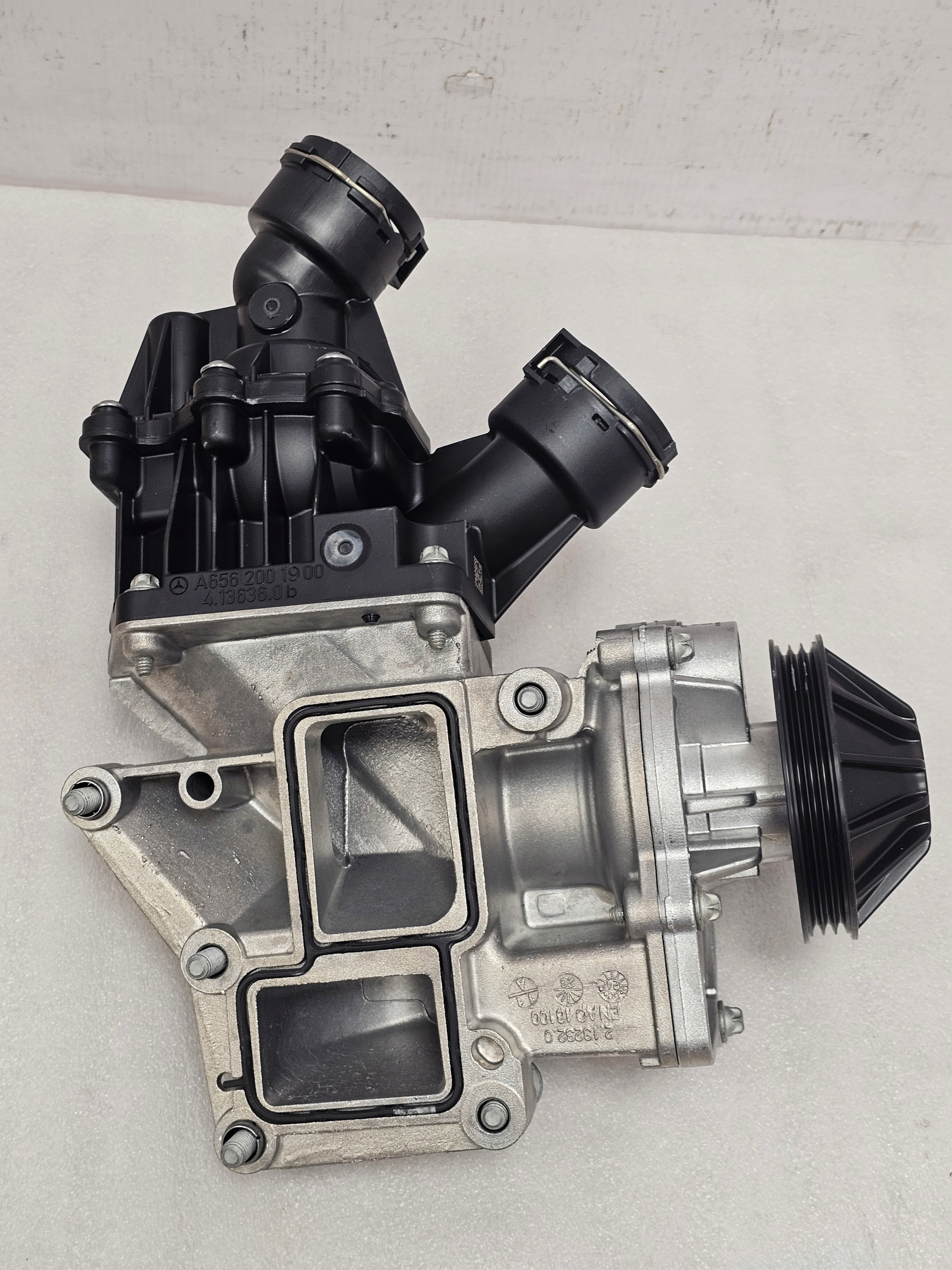 Pompa Wody Termostat Mercedes OM656 W213 W222 W167 W253 - galeria