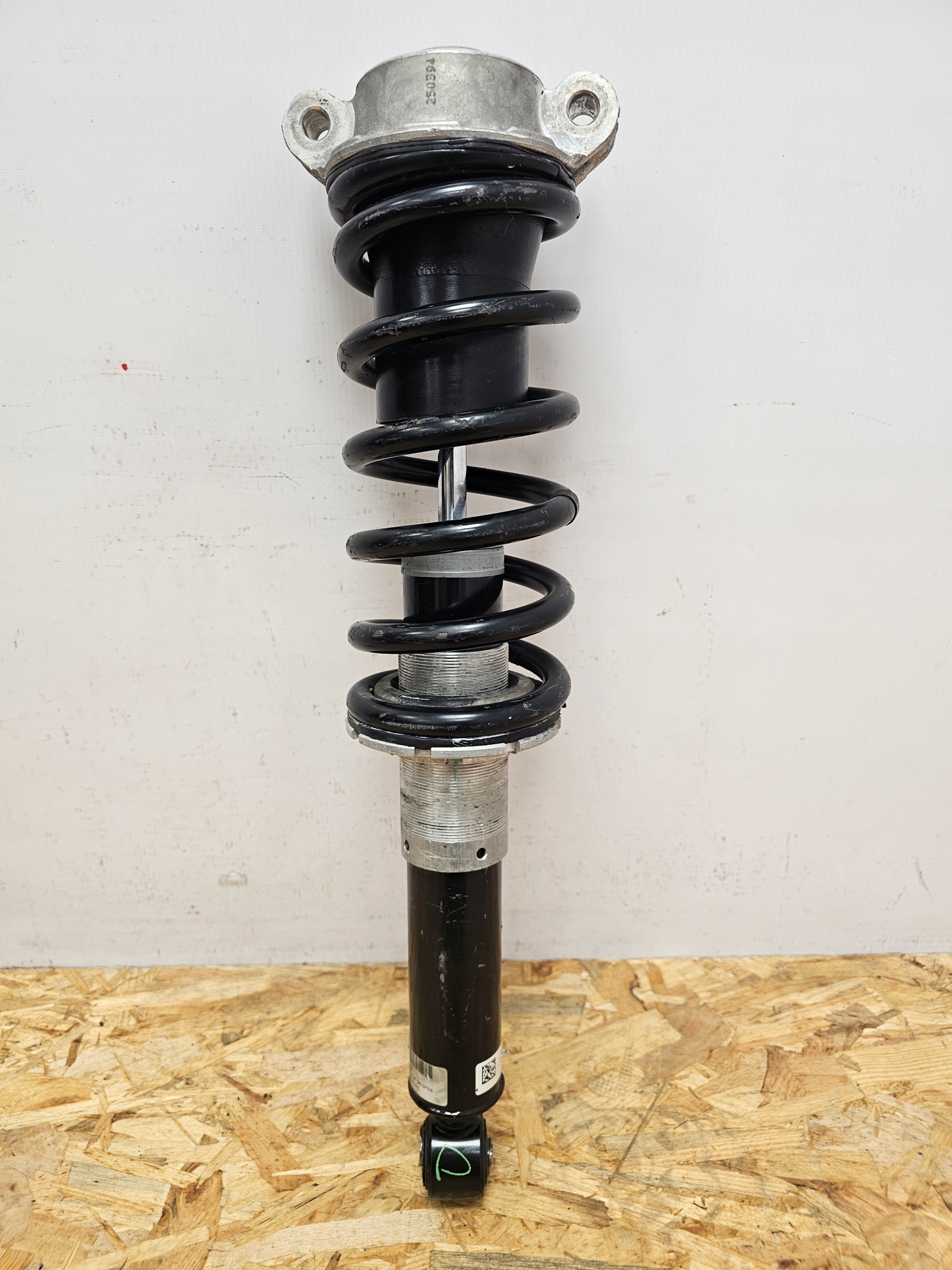 Amortyzator Shock Absorber Przód Przedni FERRARI 488 GTB F8 Tributo - galeria