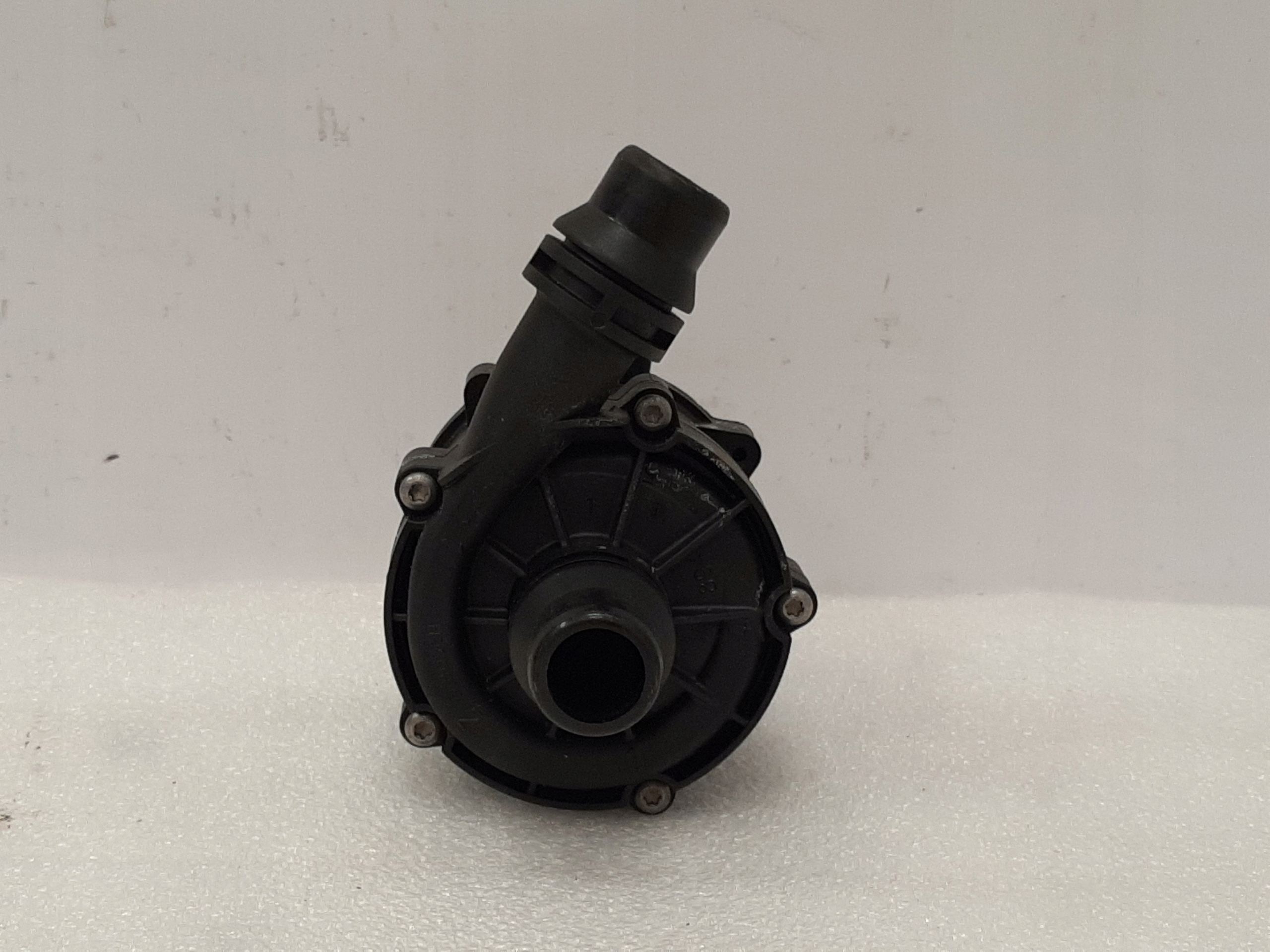 Pompa wody BMW G30 G11 F90 G05 G06 8638237 - galeria