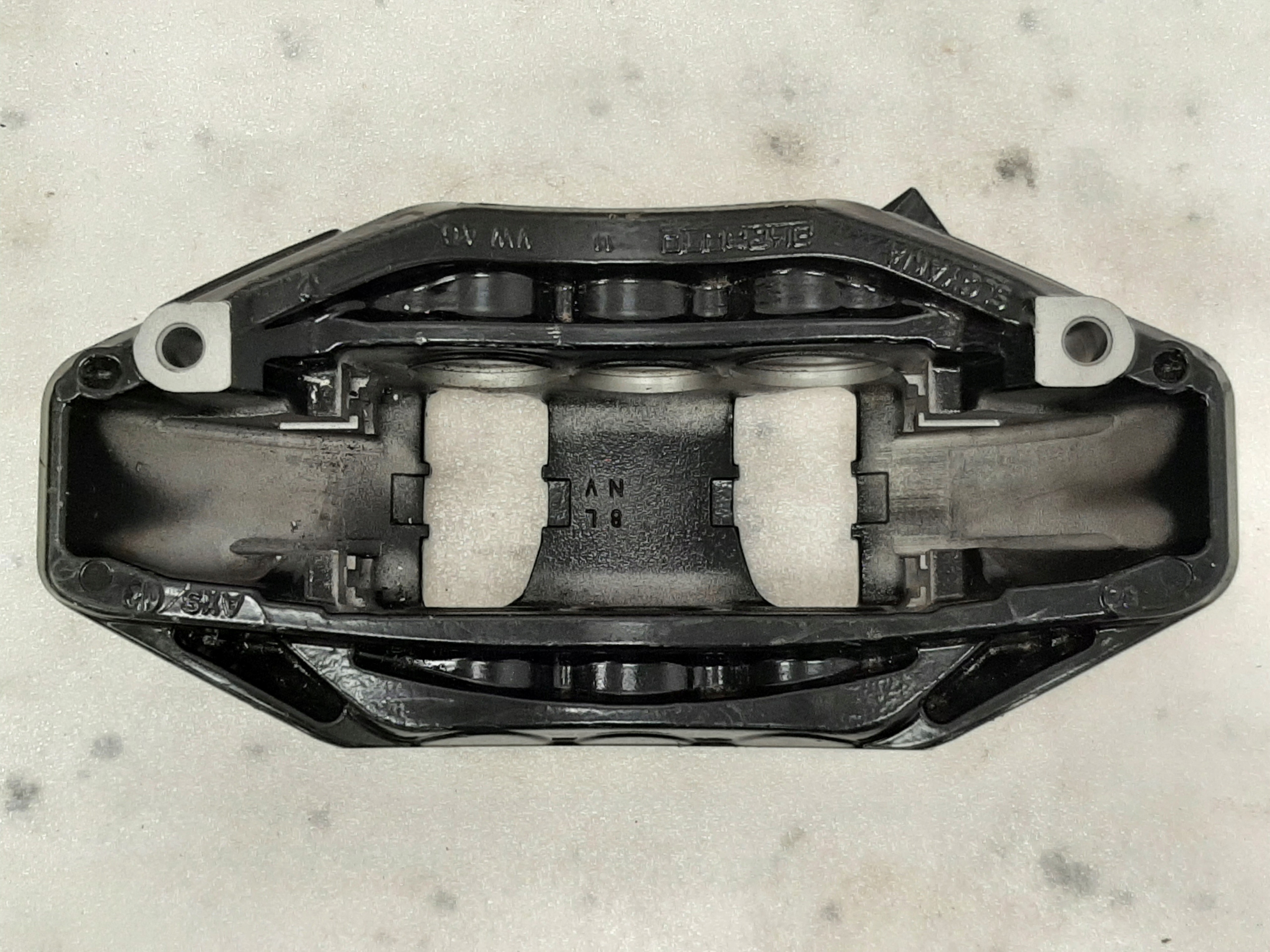 Zacisk Audi A8 S8 Q7 SQ7 Q8 SQ8 375mm 400mm - LEWY - galeria