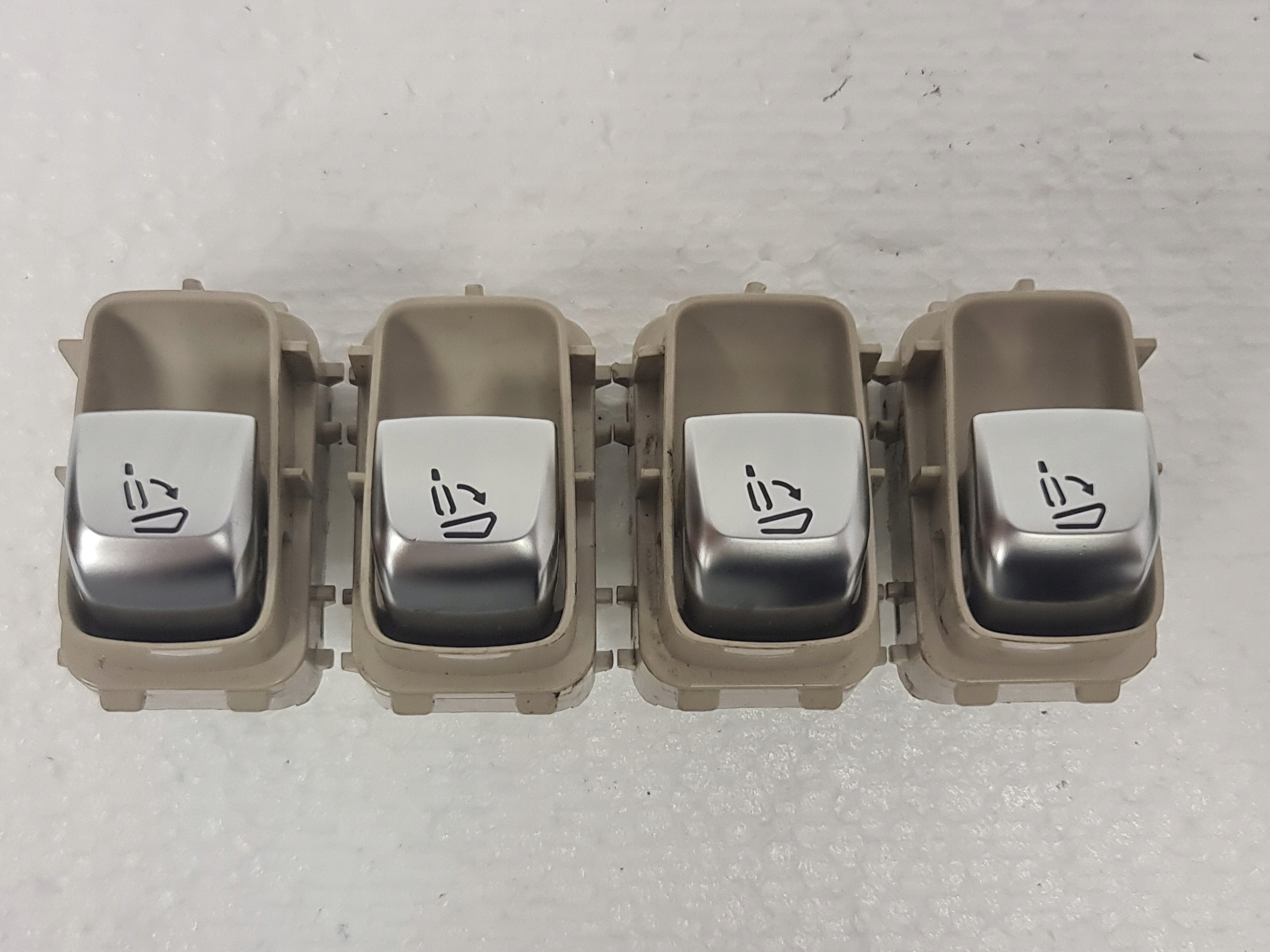 Przełącznik uchylania fotela Mercedes W205 W253 L - galeria
