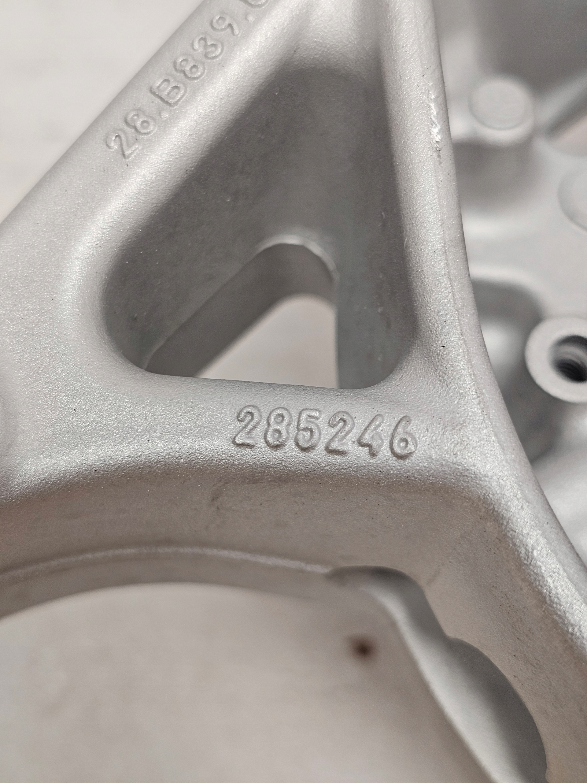 Zwrotnica Piasta Ferrari 488 Pista 458 Italia PRAWY PRZÓD - galeria