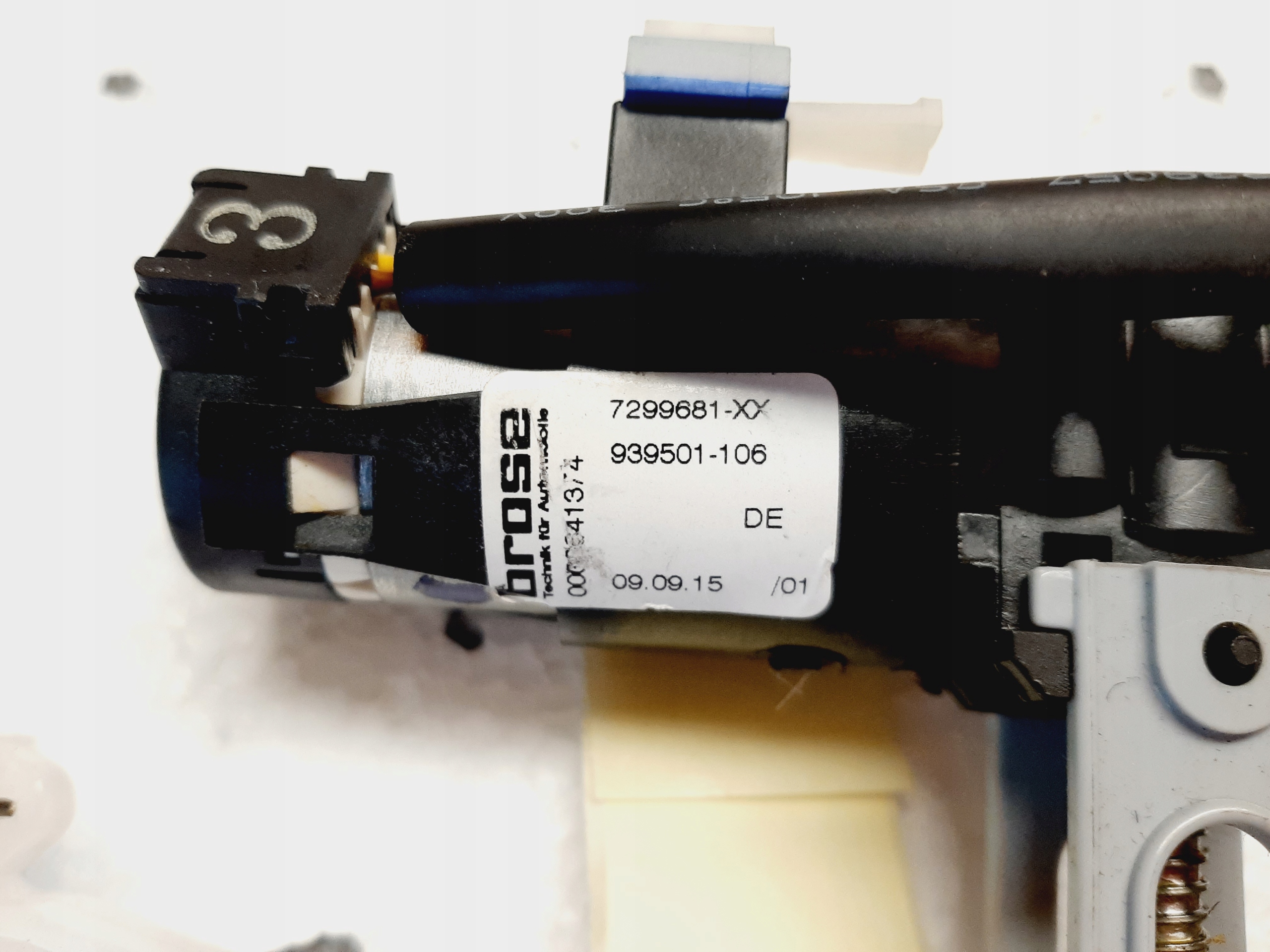 Napęd regulacji zagłówka fotela BMW F i G 7299681 - galeria