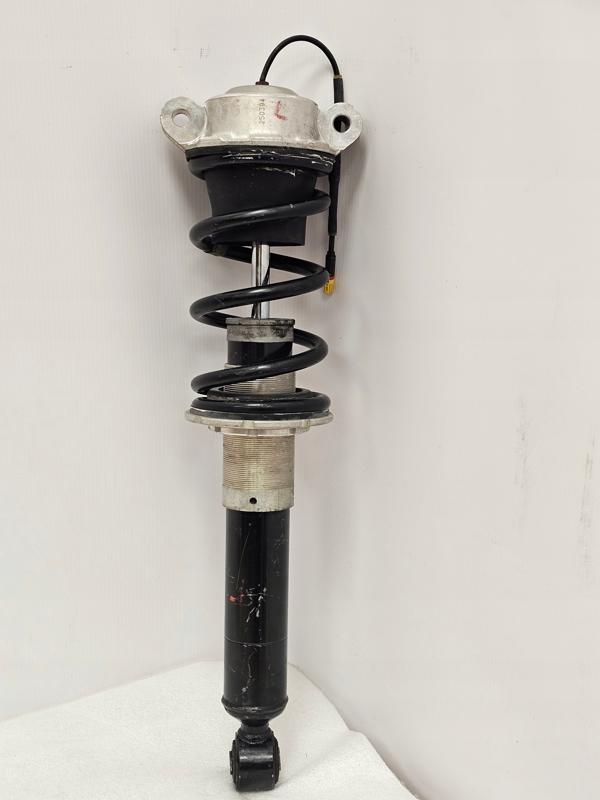 Amortyzator Shock Absorber Ferrari 488 Pista Przód Przedni - galeria