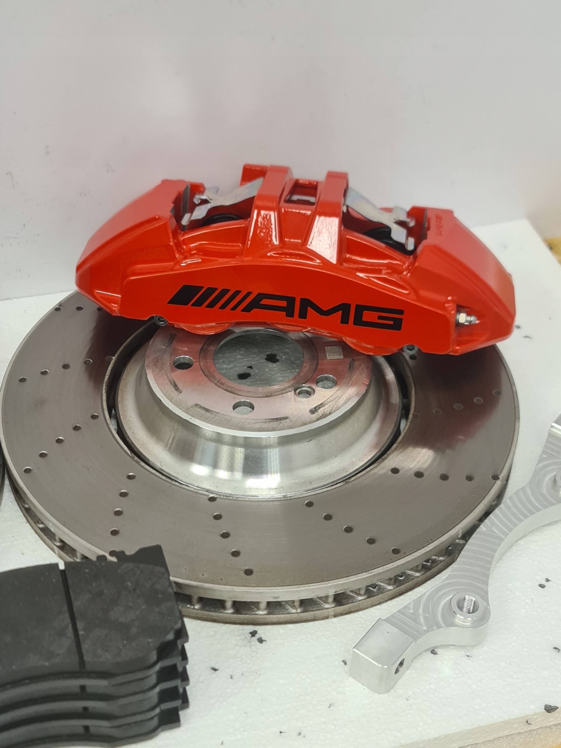 Zaciski Tarcze AMG Mercedes ZESTAW Big Brake W205 - galeria