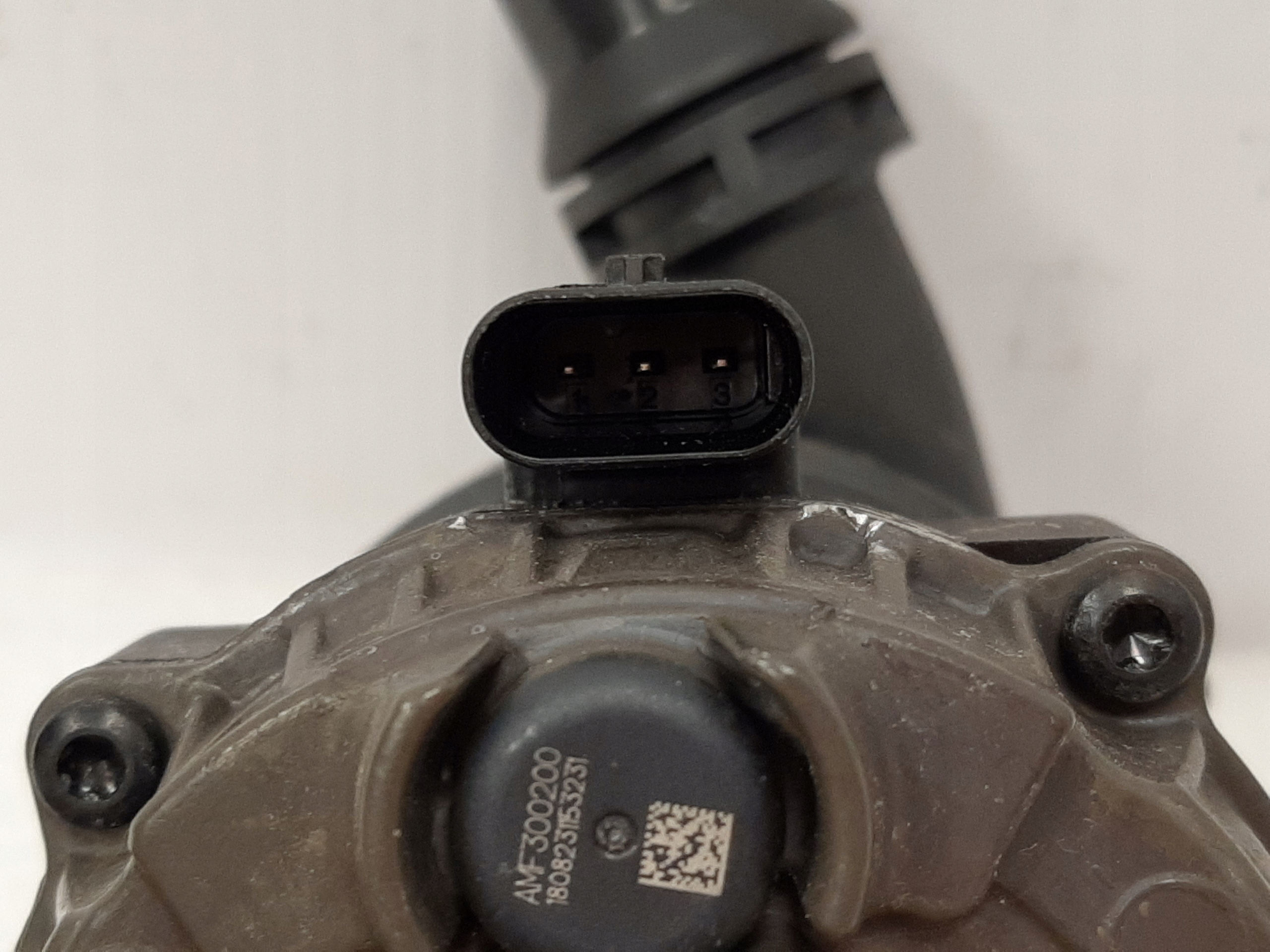 Pompa wody BMW G30 G11 F90 G05 G06 8638237 - galeria