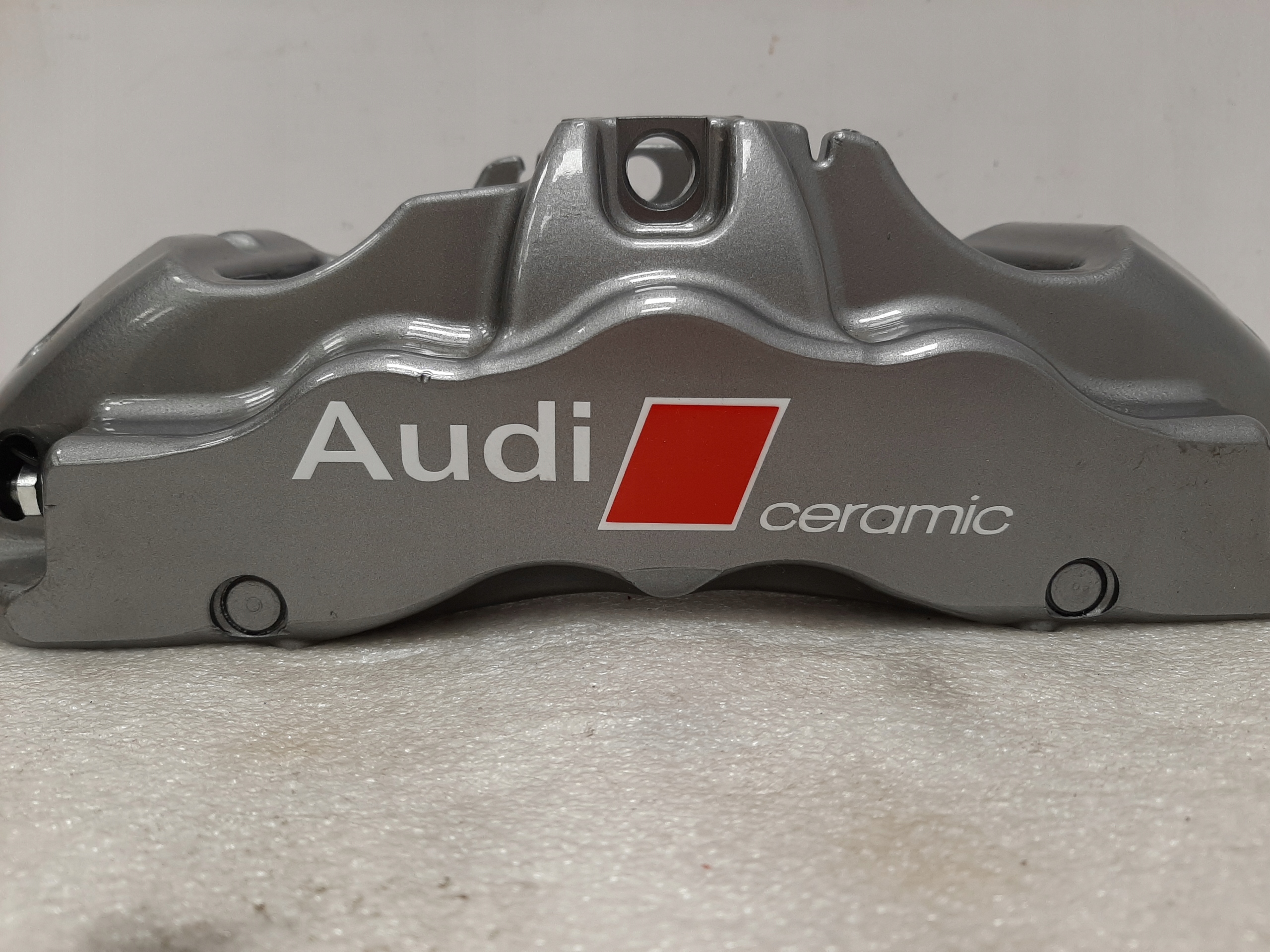 Zaciski Audi Ceramic R8 4S0 4S Przód Lewy - galeria
