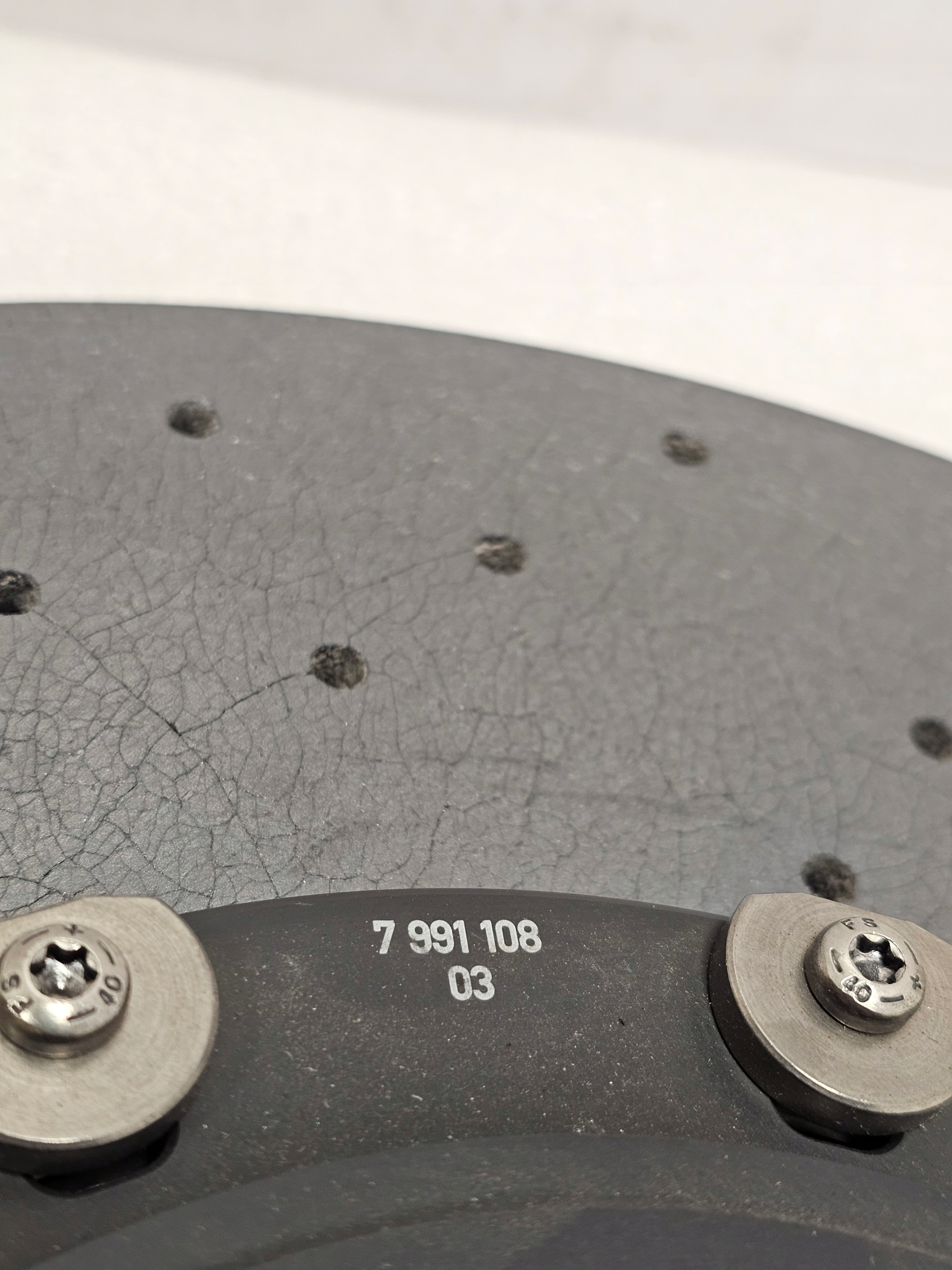 Tarcza CERAMICZNA BMW M5 F90 M8 Tył Prawa NOWA OEM - galeria