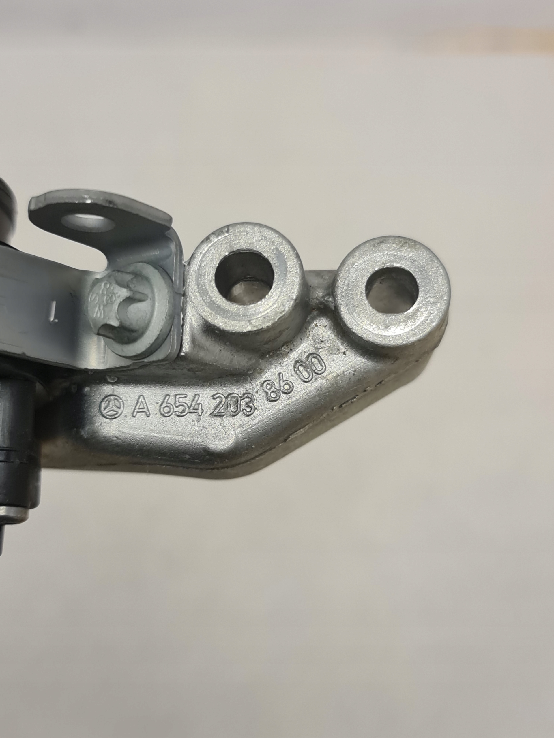 Pompa wody Mercedes W205 W213 A0005005400 NEW - galeria