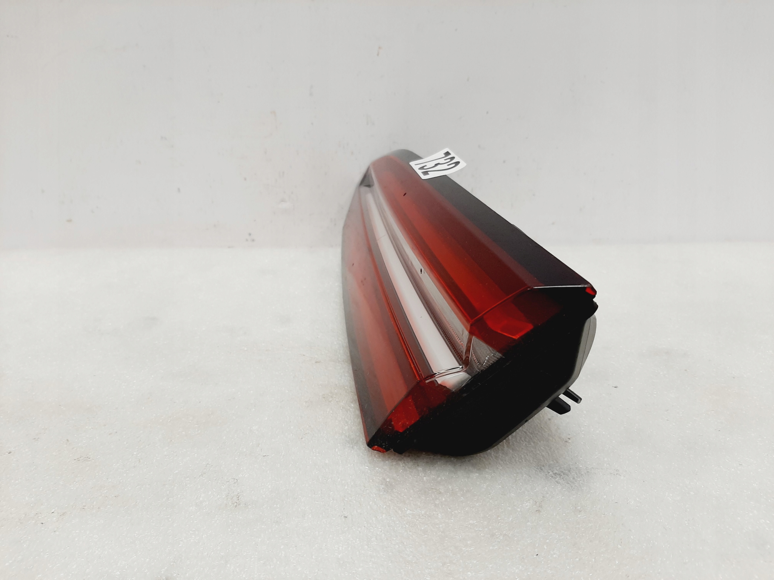 Lampa BMW G60 5 Tylna Prawa w klapę Chrom 5A01AD2 - galeria