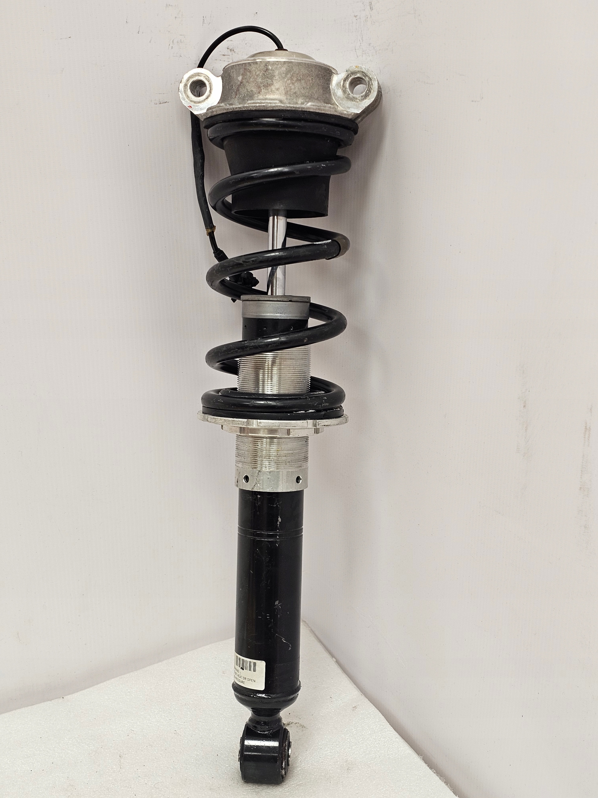Amortyzator Shock Absorber Przód Przedni FERRARI 488 GTB F8 Tributo - galeria