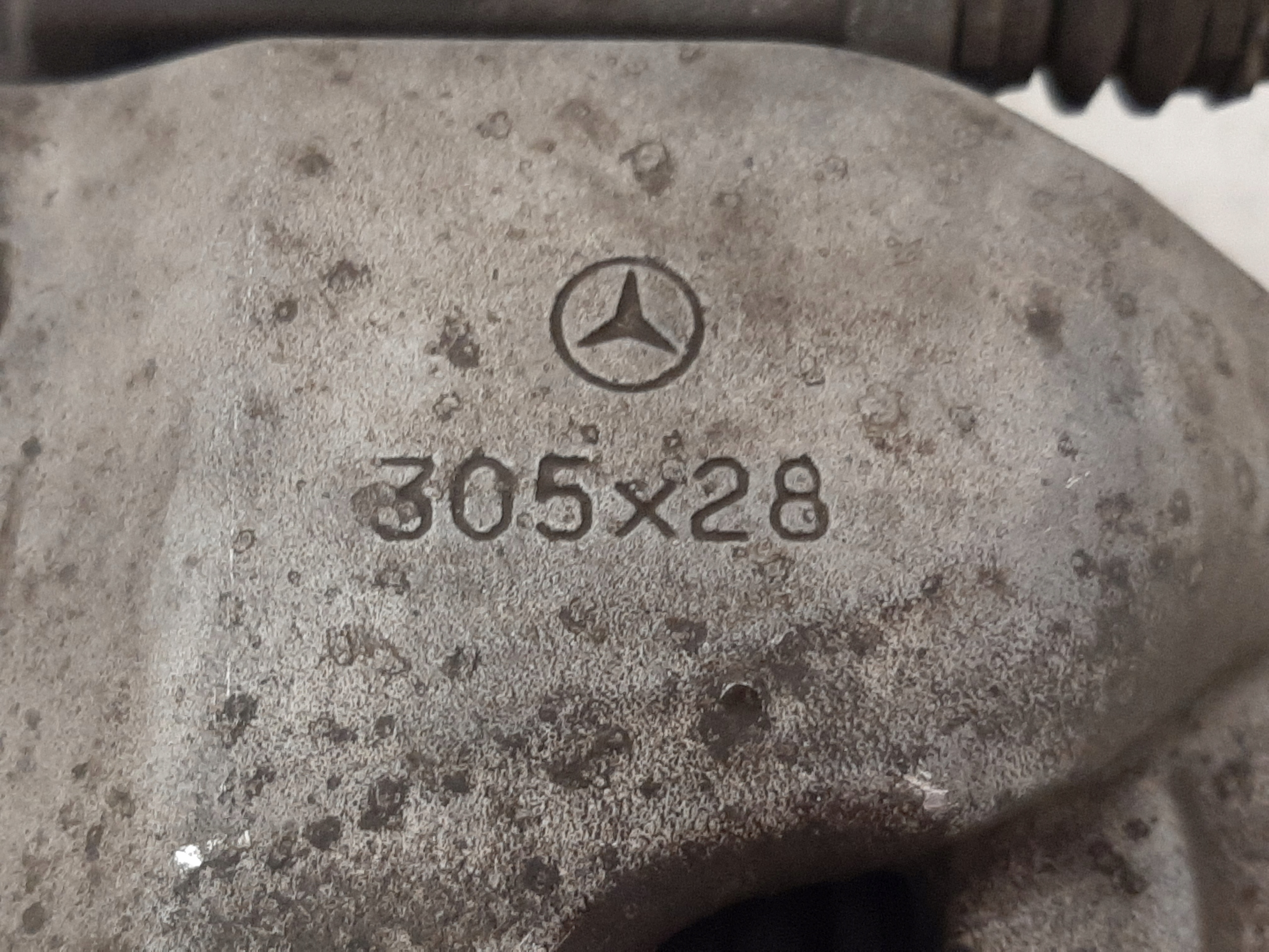 Zacisk Mercedes W205 Przód LEWY 305x28 - galeria