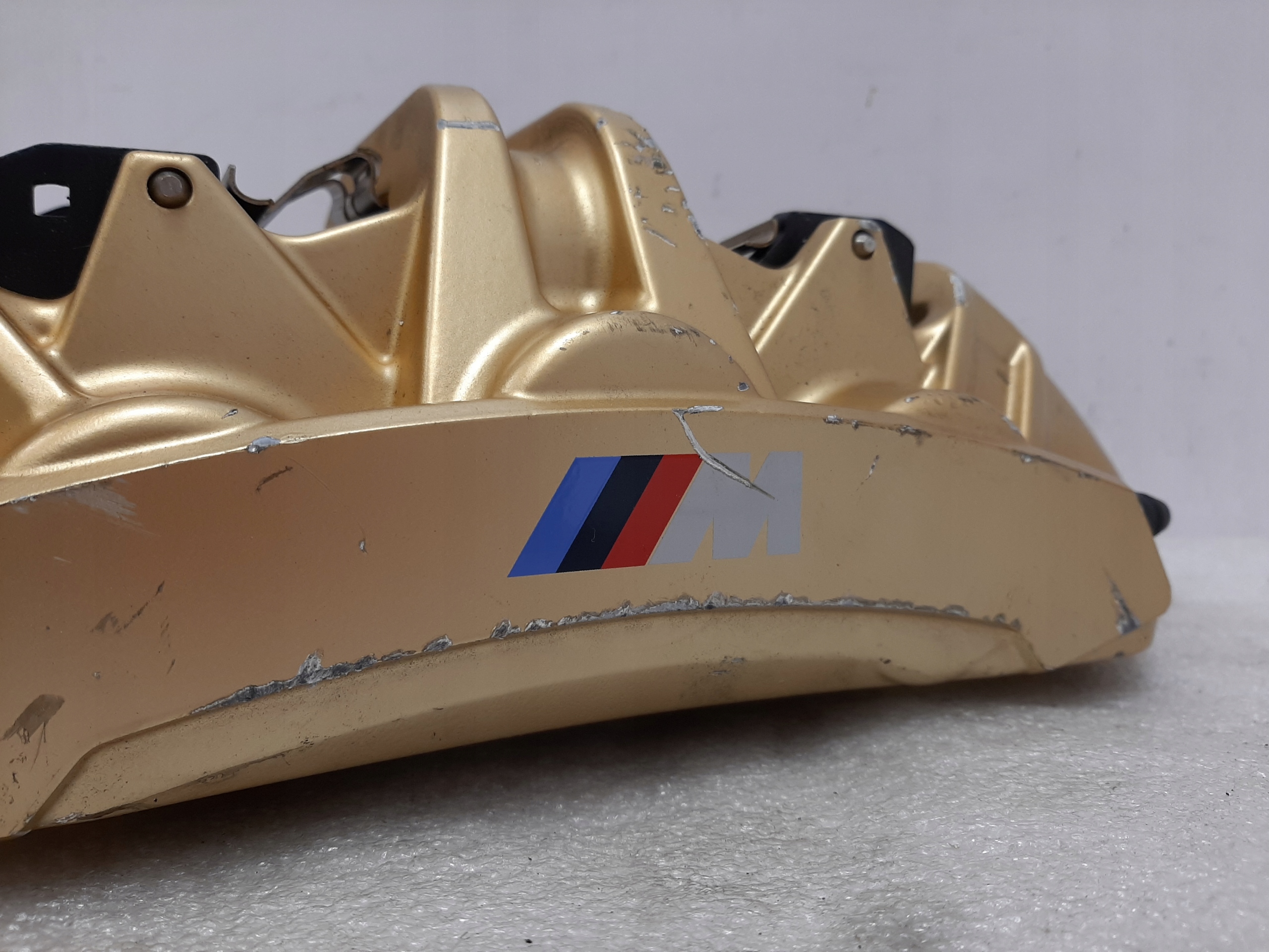 Zaciski BMW Ceramika M3 M4 M5 M8 G80 G82 F90 F91 - galeria