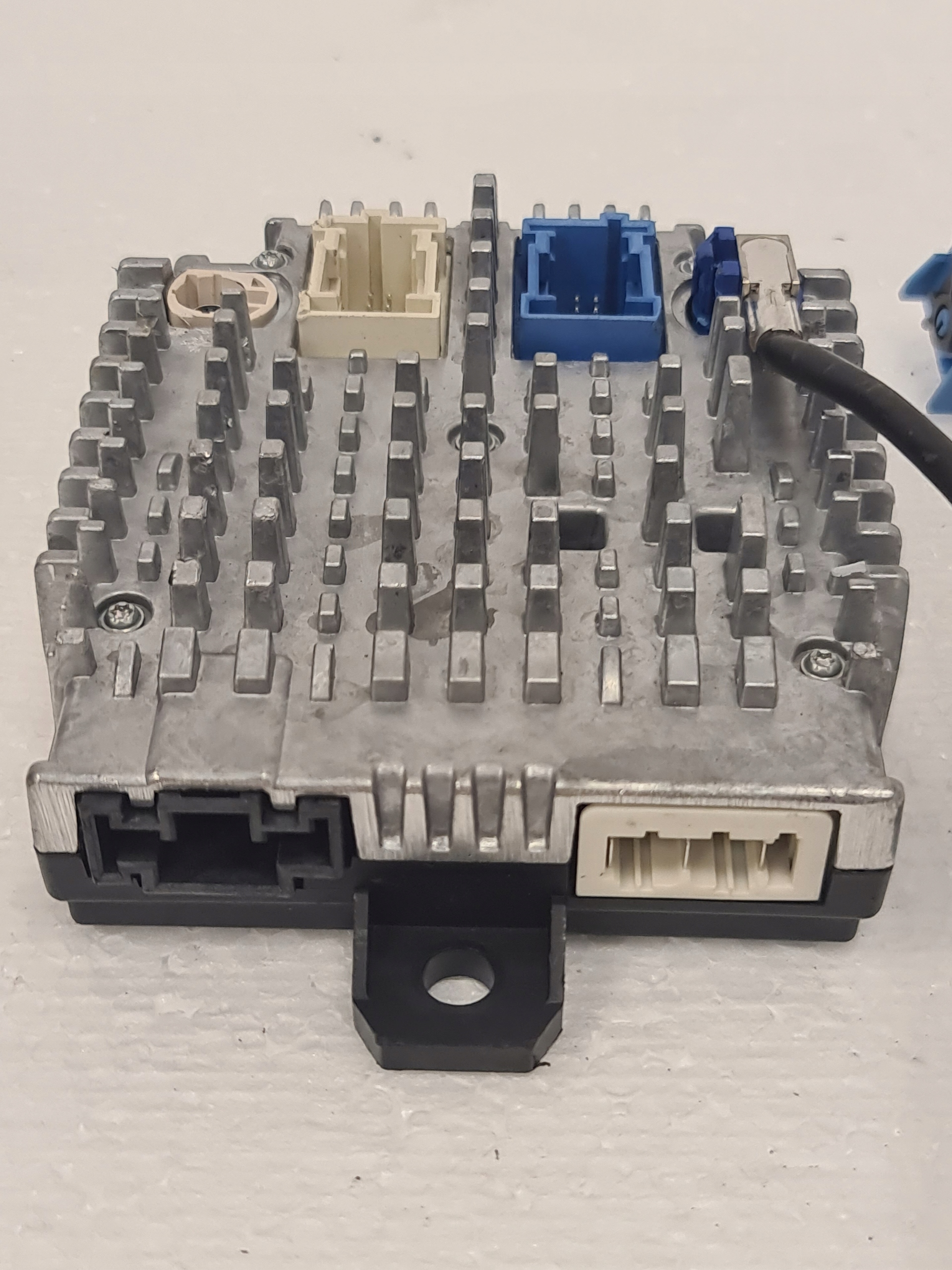 Moduł USB Mercedes W206 W295 A2068205401 - galeria