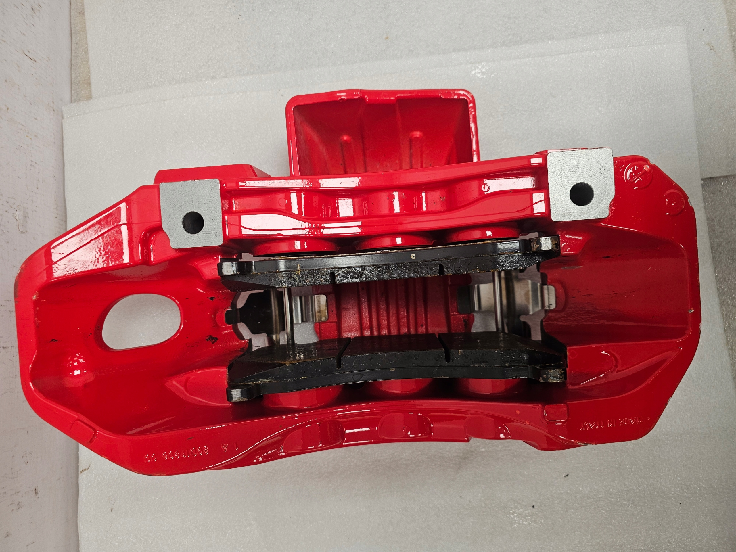 Zaciski Zacisk Ferrari SF90 Ceramika Przód Prawy Klocki NOWY - galeria