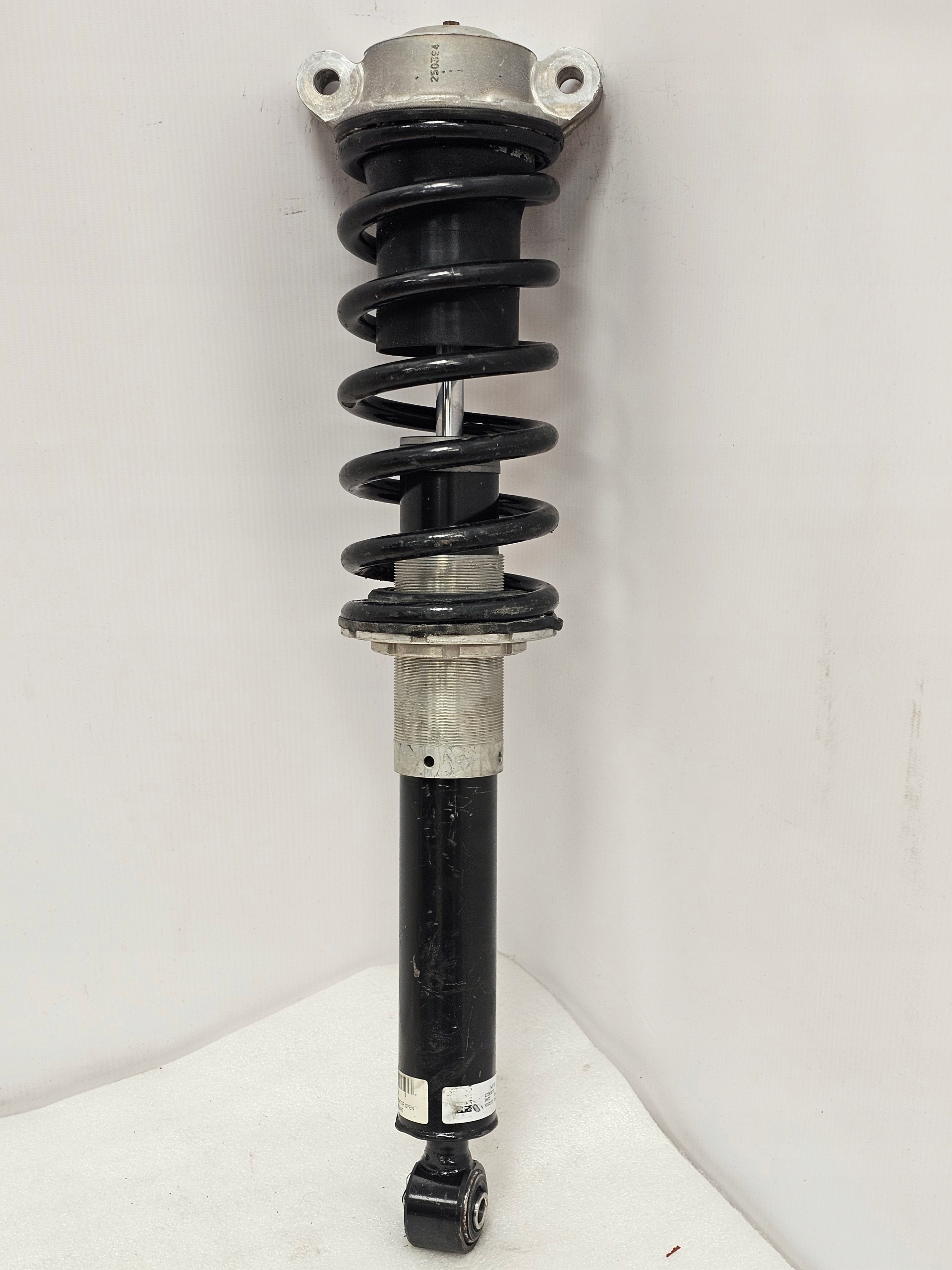 Amortyzator Shock Absorber Przód Przedni FERRARI California T - galeria