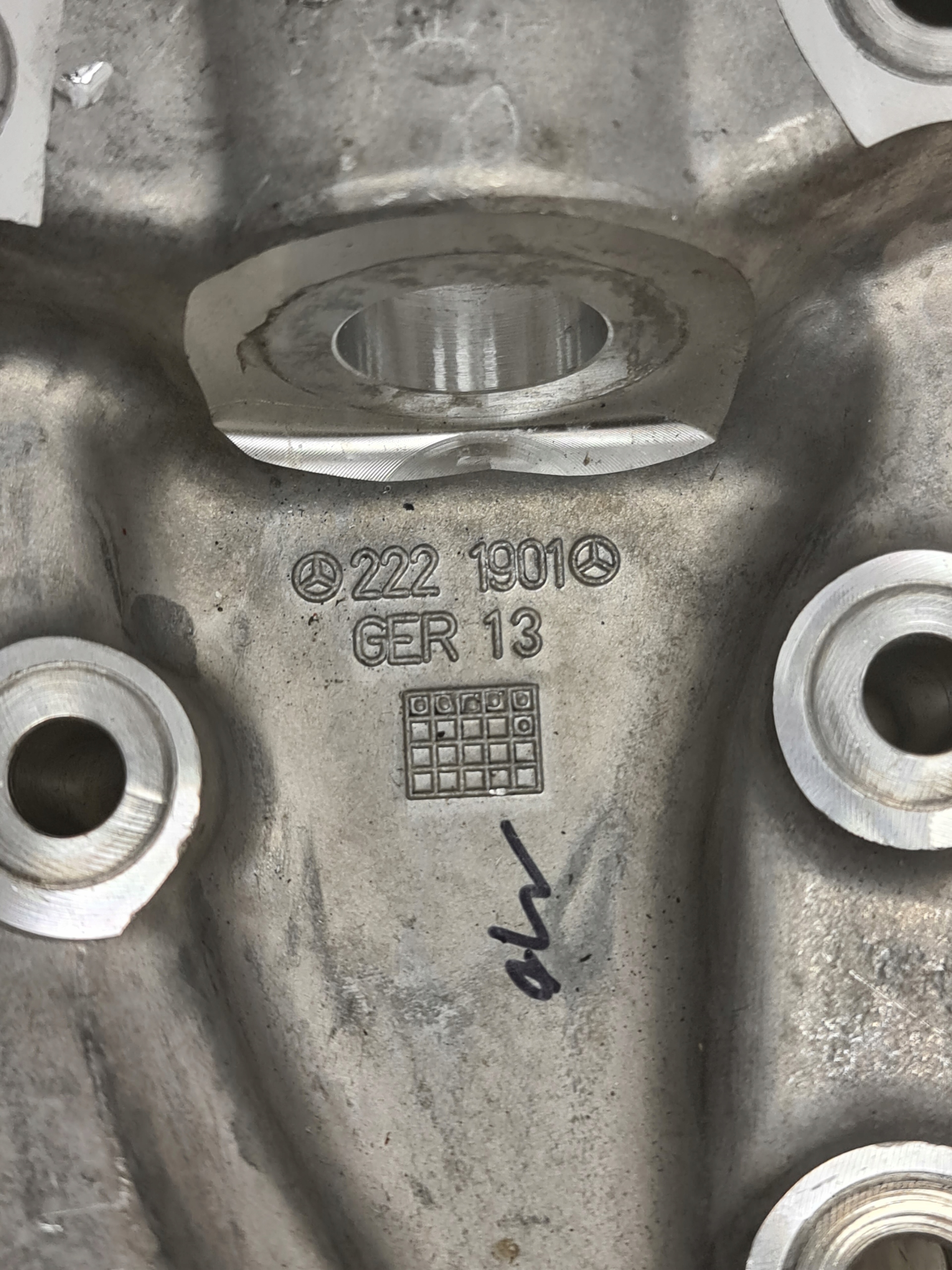 Zwrotnica Mercedes W222 Przód Lewa A222 19 01 - galeria