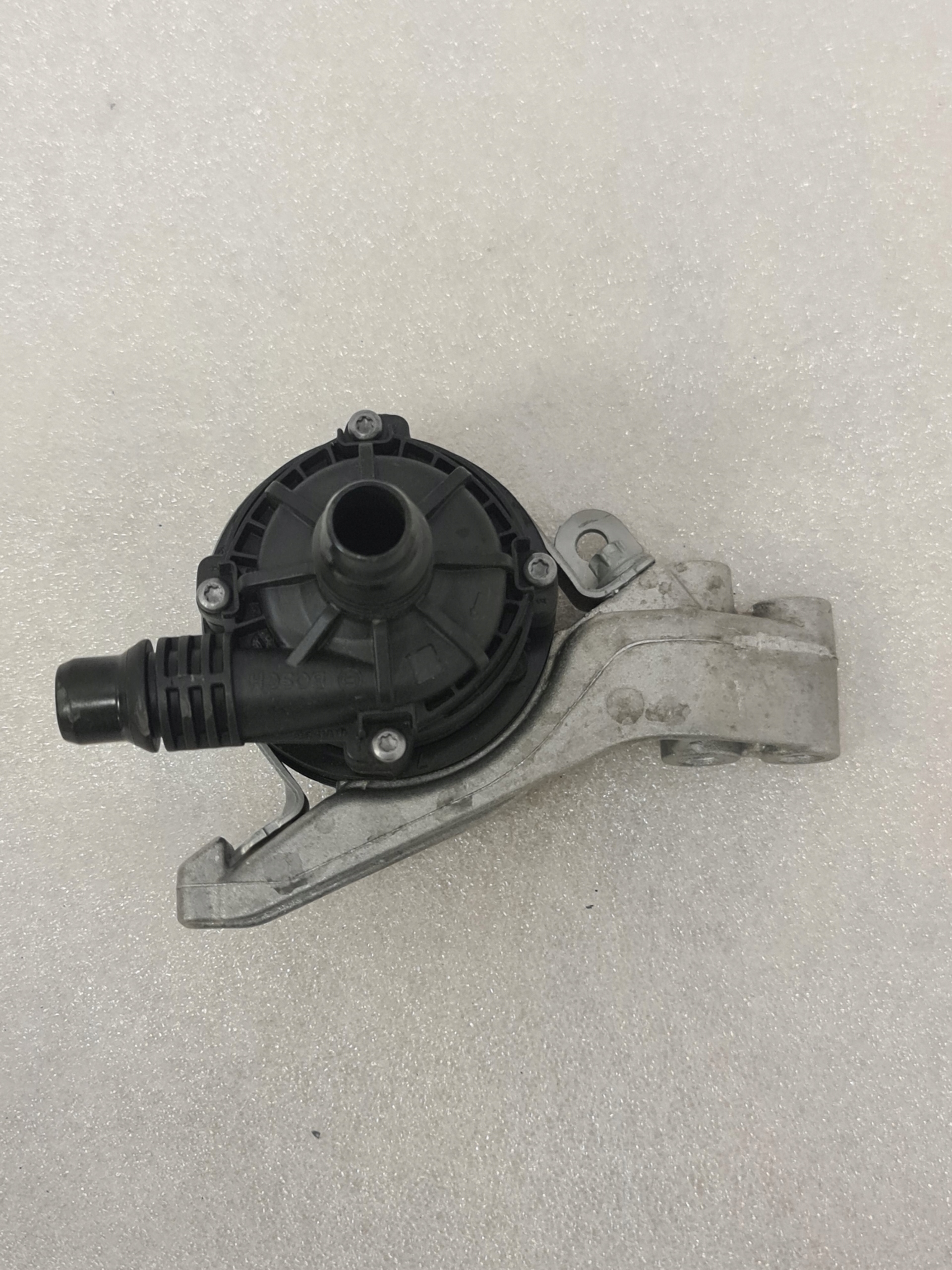 Zdjęcie produktu Pompa wody Mercedes W205 W213 A0005005400 NEW