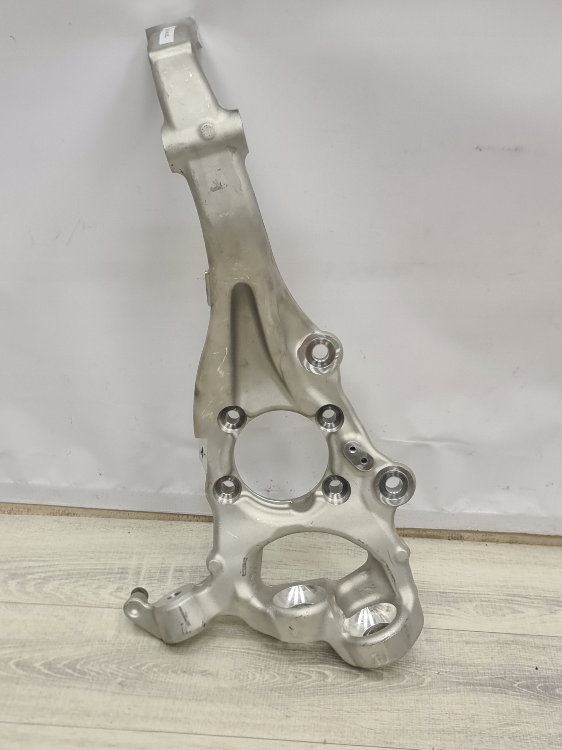 Zdjęcie produktu Zwrotnica Mercedes W222 S63 AMG 2220400RE PRAWA