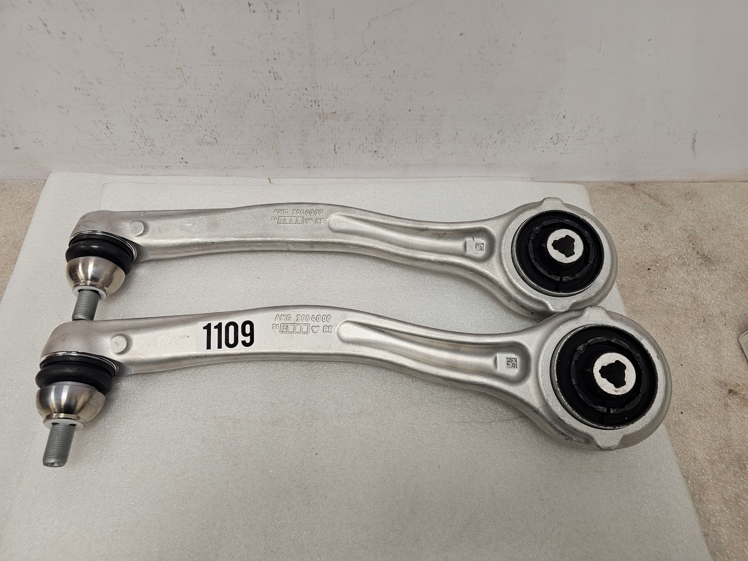 Zdjęcie produktu Wahacz Przedni Prawy Mercedes AMG W206 W214 W236 C63 E53 CLE 53