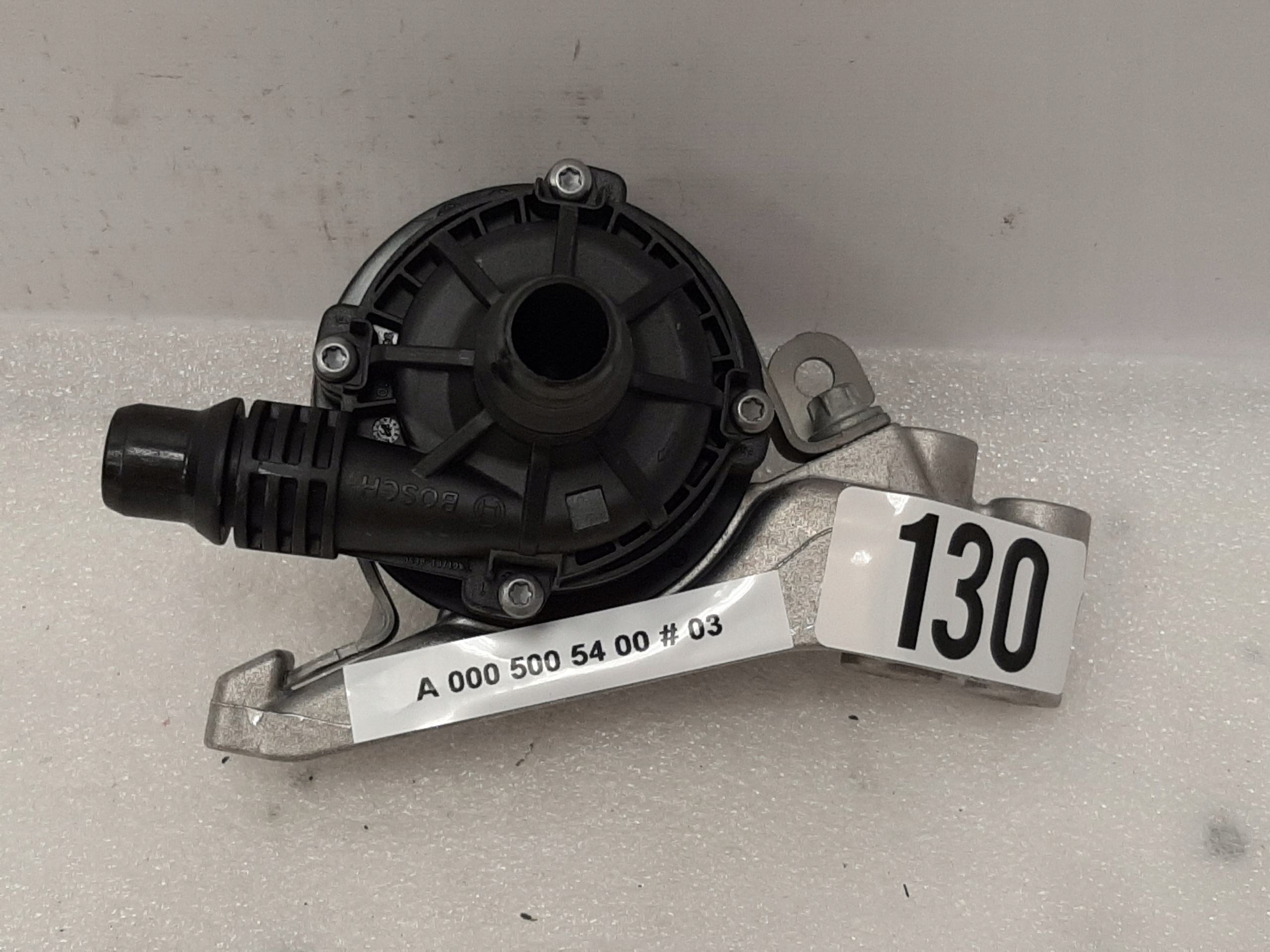 Zdjęcie produktu Pompa wody Mercedes W205 W213 A0005005400 NEW