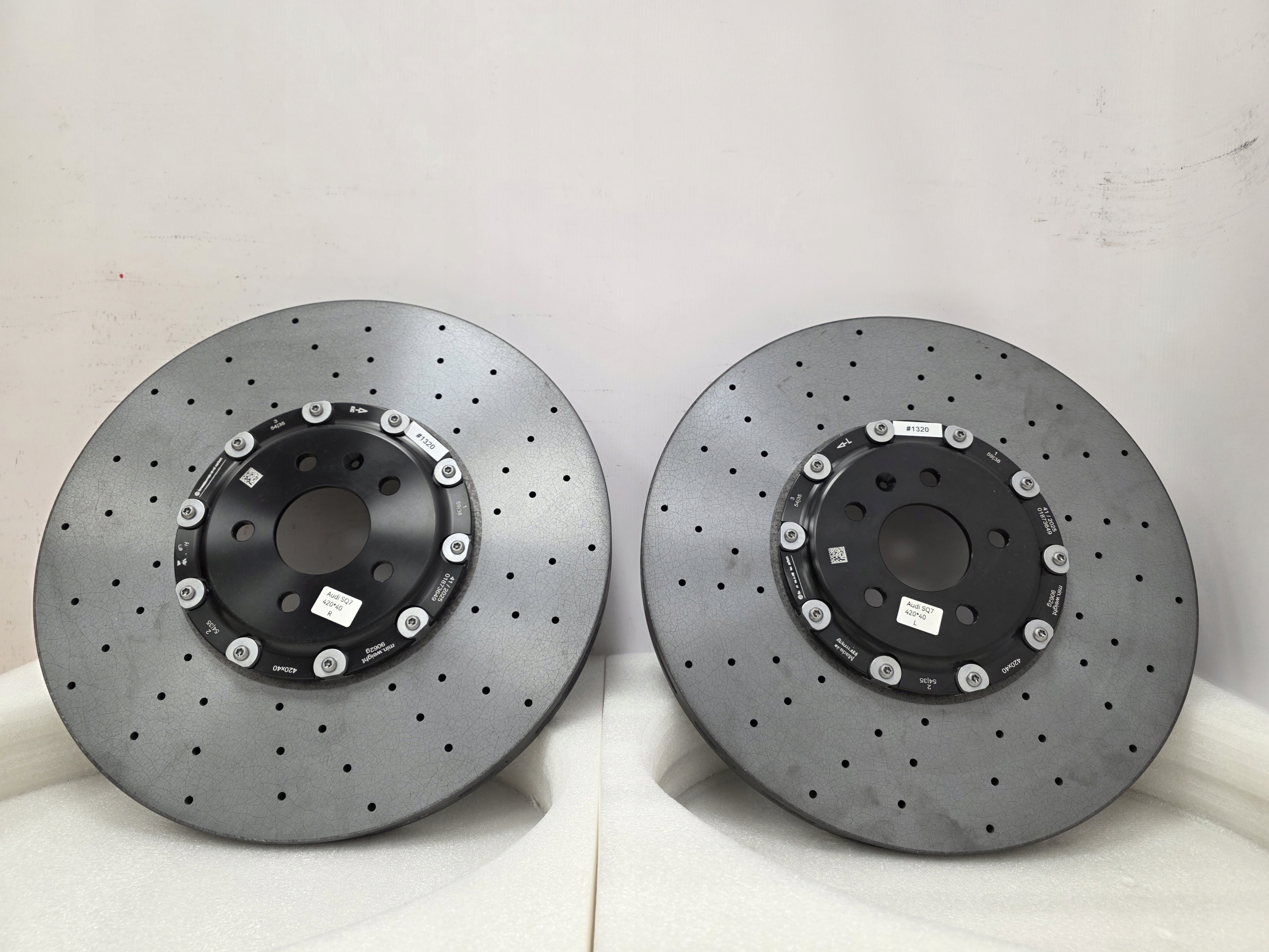 Zdjęcie produktu Tarcze Tarcza CERAMICZNE Audi A8 S8 D5 SQ7 SQ8 4M E-Tron GT PRZÓD PARA