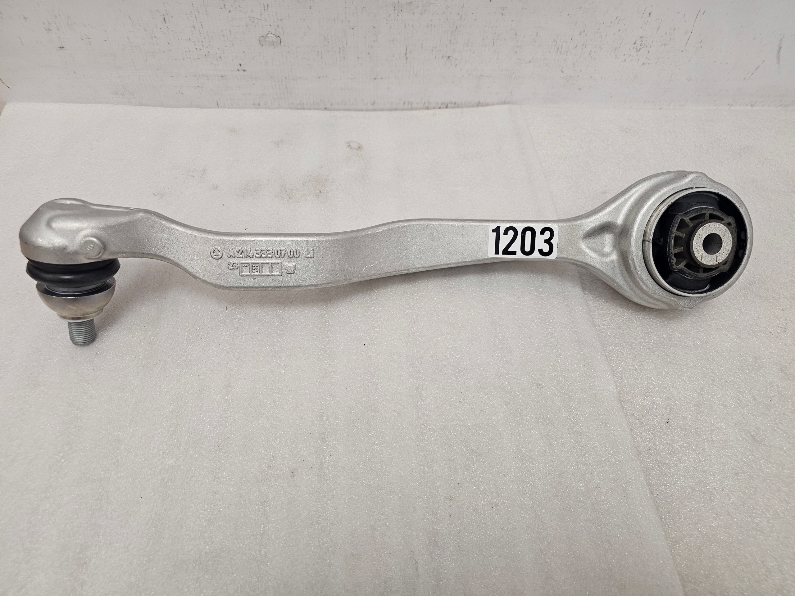 Zdjęcie produktu Wahacz Przedni Lewy Mercedes W214 W236 4Matic A2143330700 LI