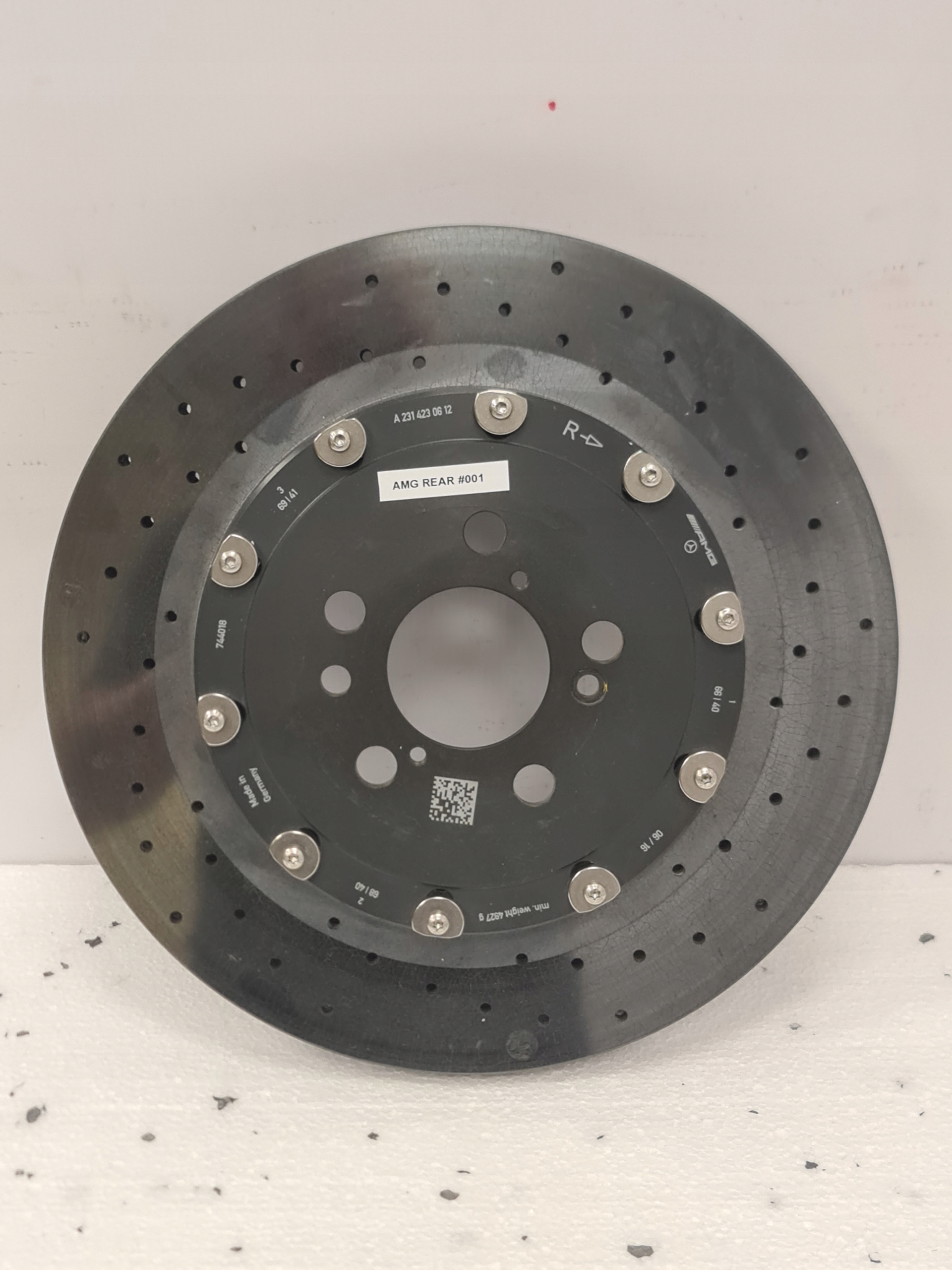 Zdjęcie produktu Tarcza CERAMICZNA Mercedes AMG Tył Prawa W213 W190