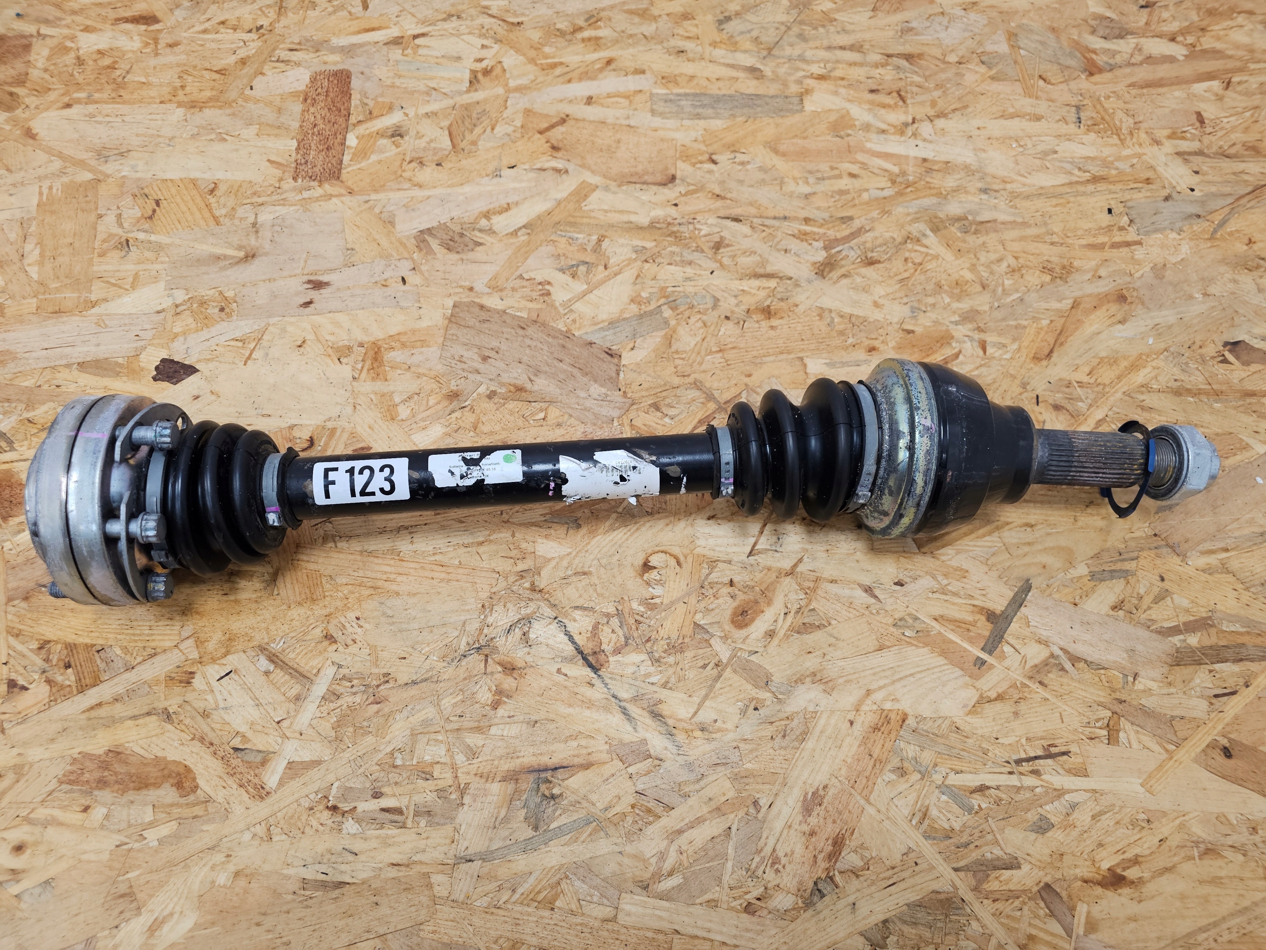 Zdjęcie produktu Półoś Axle Shaft FERRARI Portofino 747977