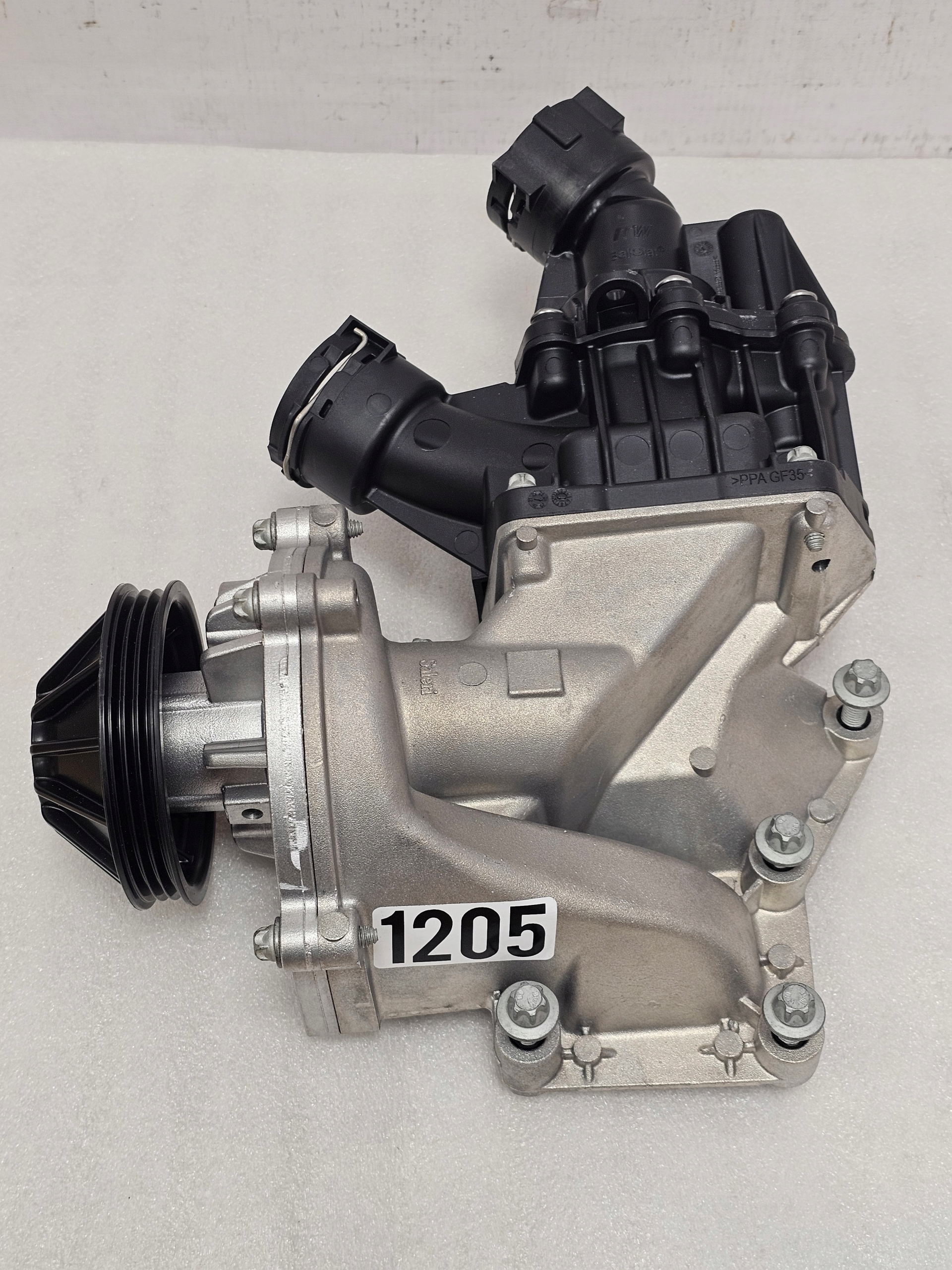 Zdjęcie produktu Termostat i Pompa Wody Mercedes OM656 W213 W222 W167 W253