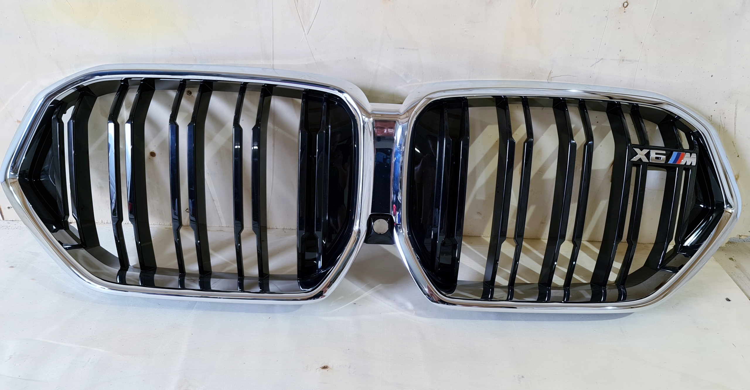 Zdjęcie produktu BMW X6M F96 M Chrom G06 Nerki Artapa Grill nowe