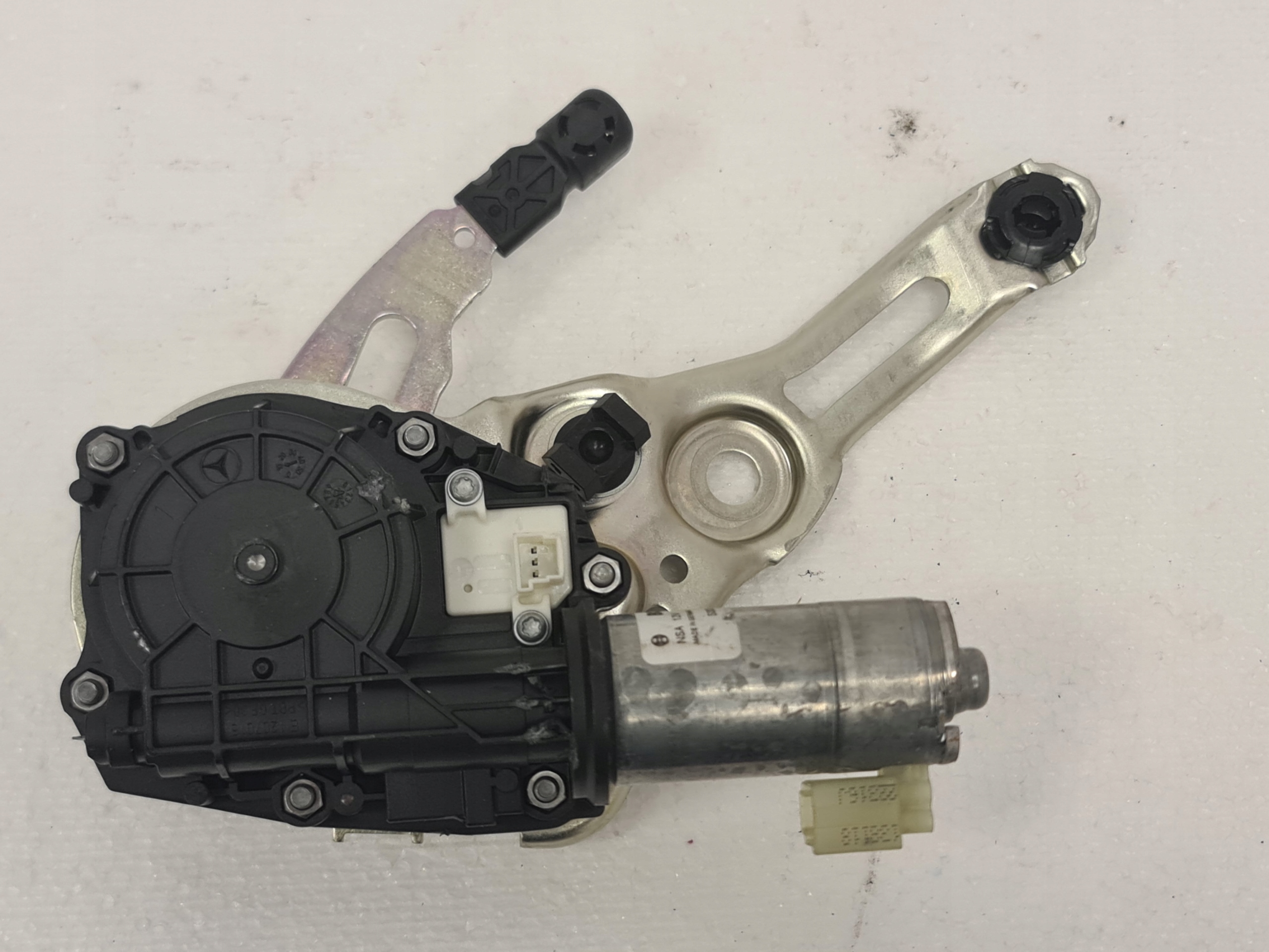 Zdjęcie produktu Siłownik podnoszenia klapy Mercedes W295 EQE
