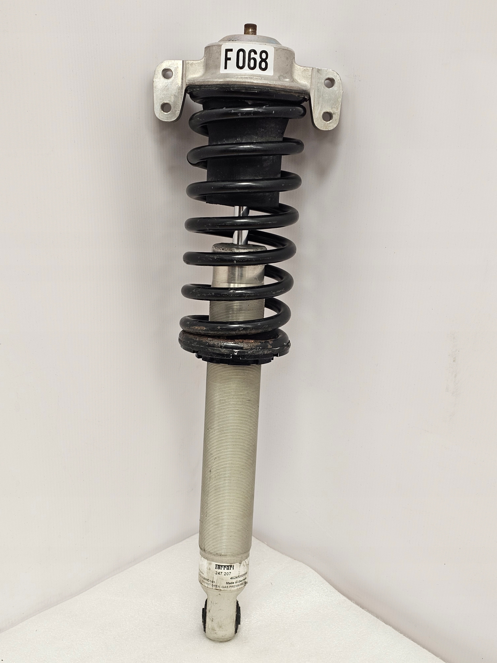 Zdjęcie produktu Amortyzator Shock Absorber Ferrari California Przód Przedni